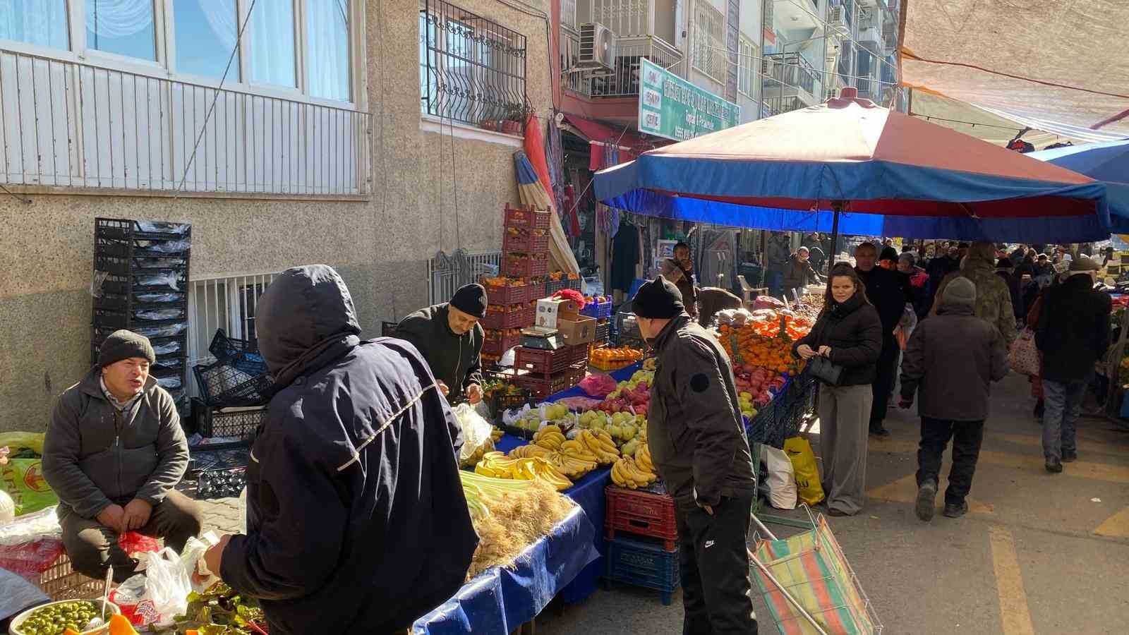 Aydinin Tarihi Sali Pazarinda Yil Sonu Hareketliligi 0Fbe31F3845B4B88925654Cacda14136