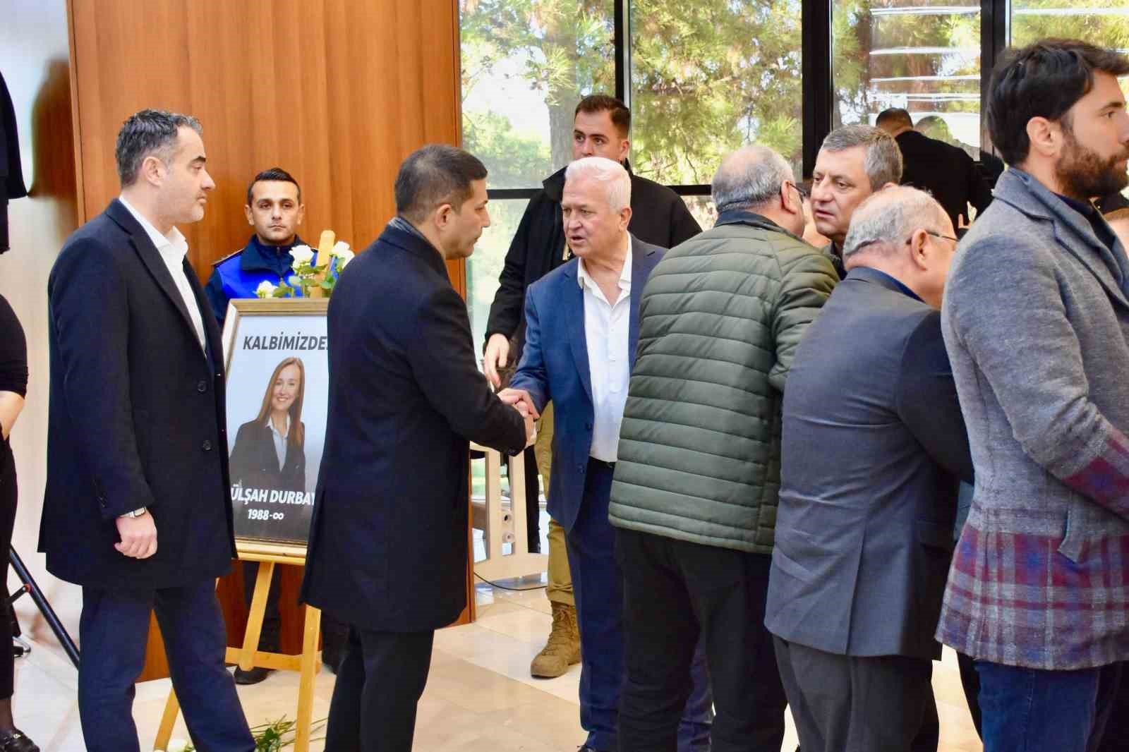 Baskan Gunelden Durbayin Ailesine Taziye Ziyareti E9E6Ae105B7Daa907C57149F7F22Ebb6