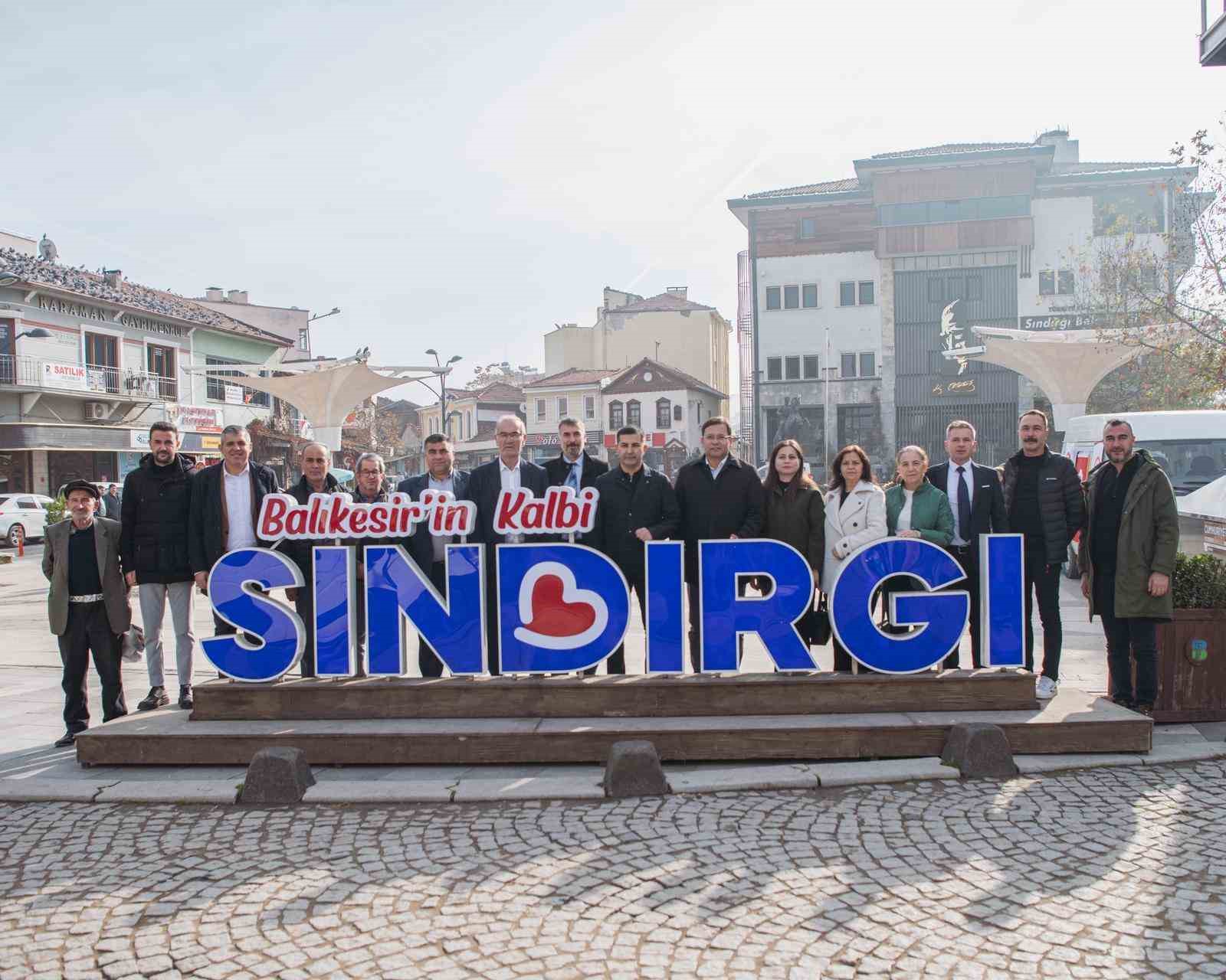 Baskan Gunelden Sindirgiya Dayanisma Ziyareti 37D28321E3F7173Cb1B7Cbc0A2Bac024