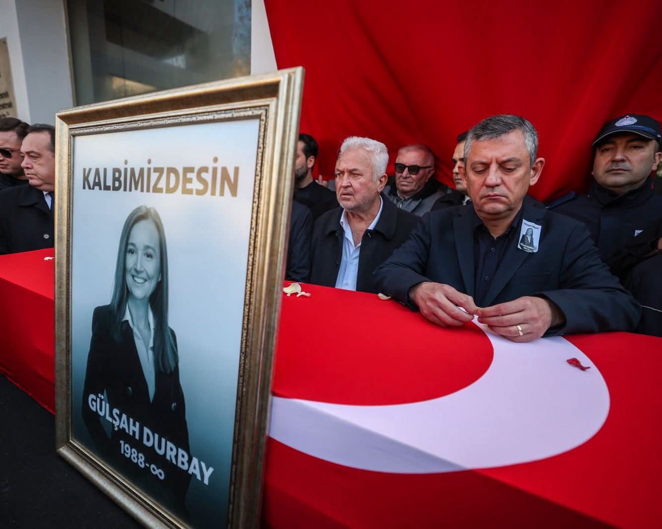 Baskan Gunelisiklar Icinde Uyu Baskanim 622192 388B92554762D4F5Debe916B724Aaa24