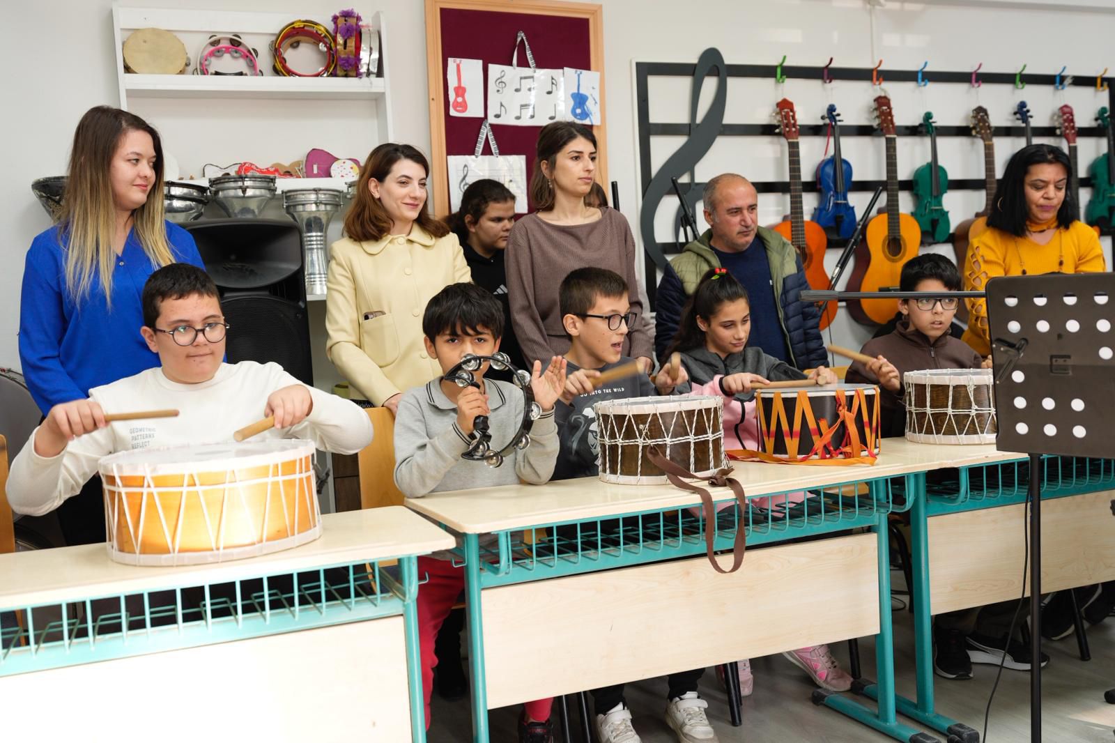 Baskan Hatice Gencaydan Yerli Mali Haftasinda Okul Ziyareti 623421 7D686789D65Da46Ebabee845Abee5C67