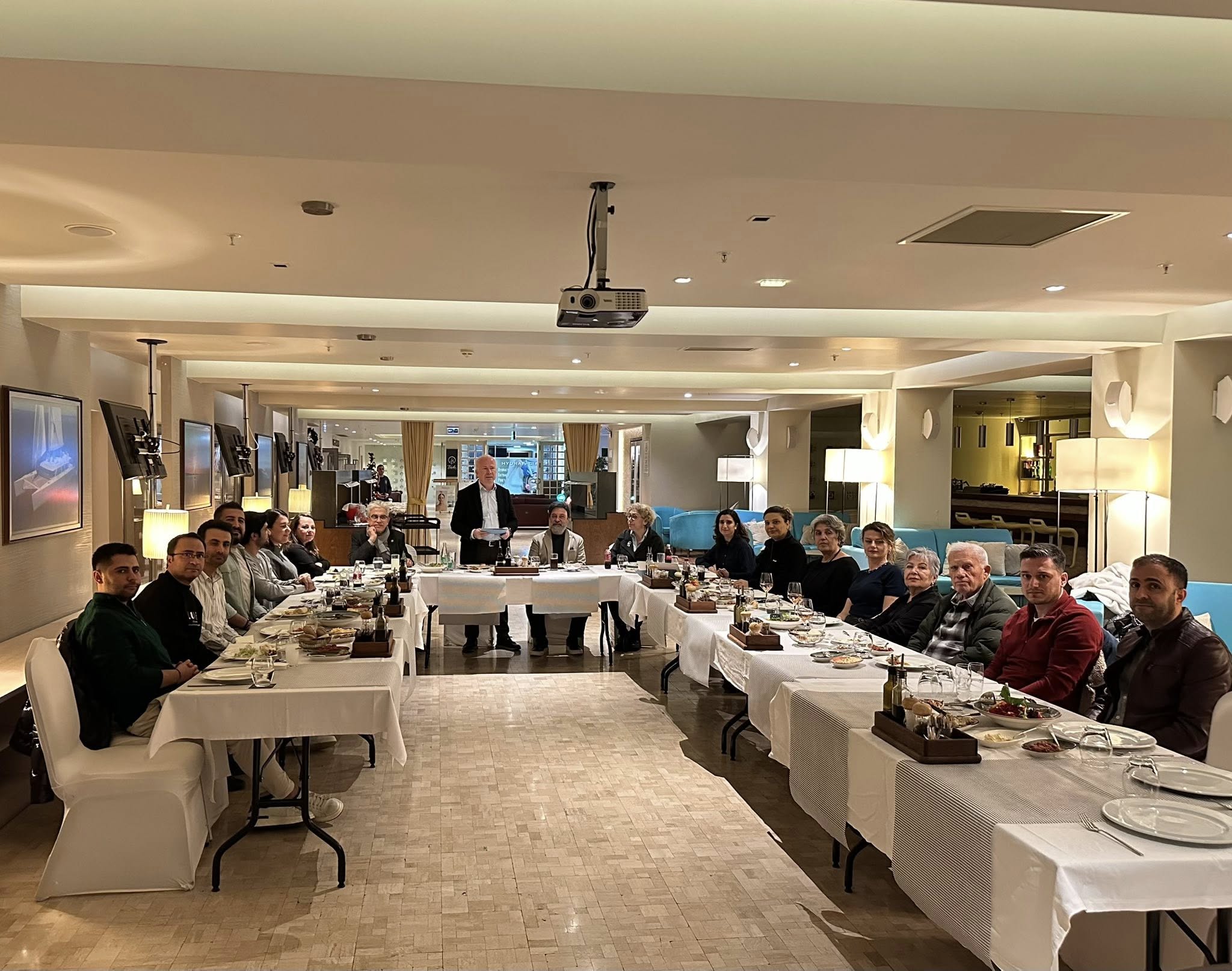 Baskan Karaarslandan Didimde Eczacilara Anlamli Jest 620984 A29652934069Fe083Cc6Fabb70Bed82A