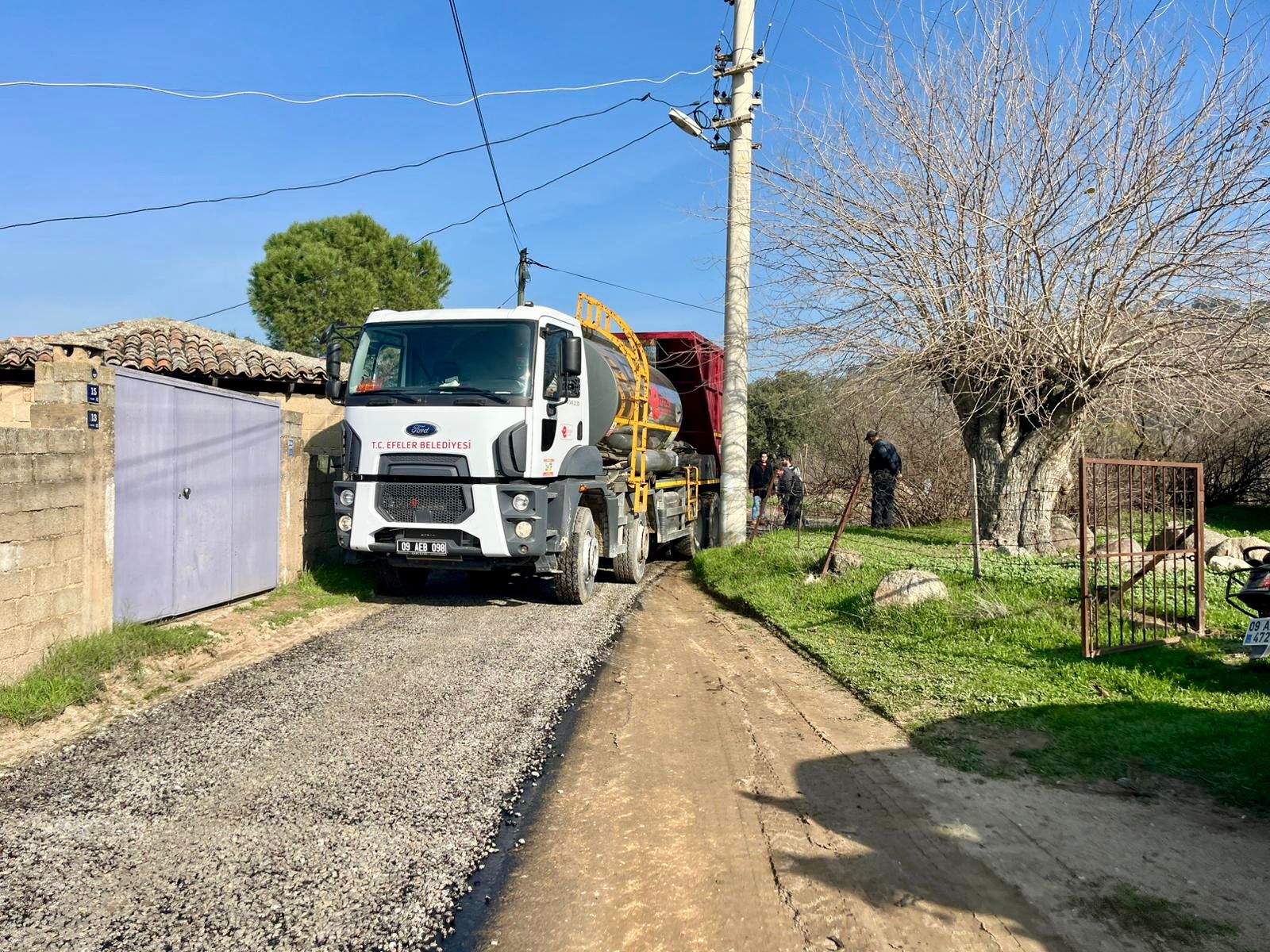 Baskan Mehmet Kivraktan Tarihi Adim Cinede Ilk Asfalt Calismasi Basladi 621138 91858627Ba9C43C442C4F45A9B45B7A6