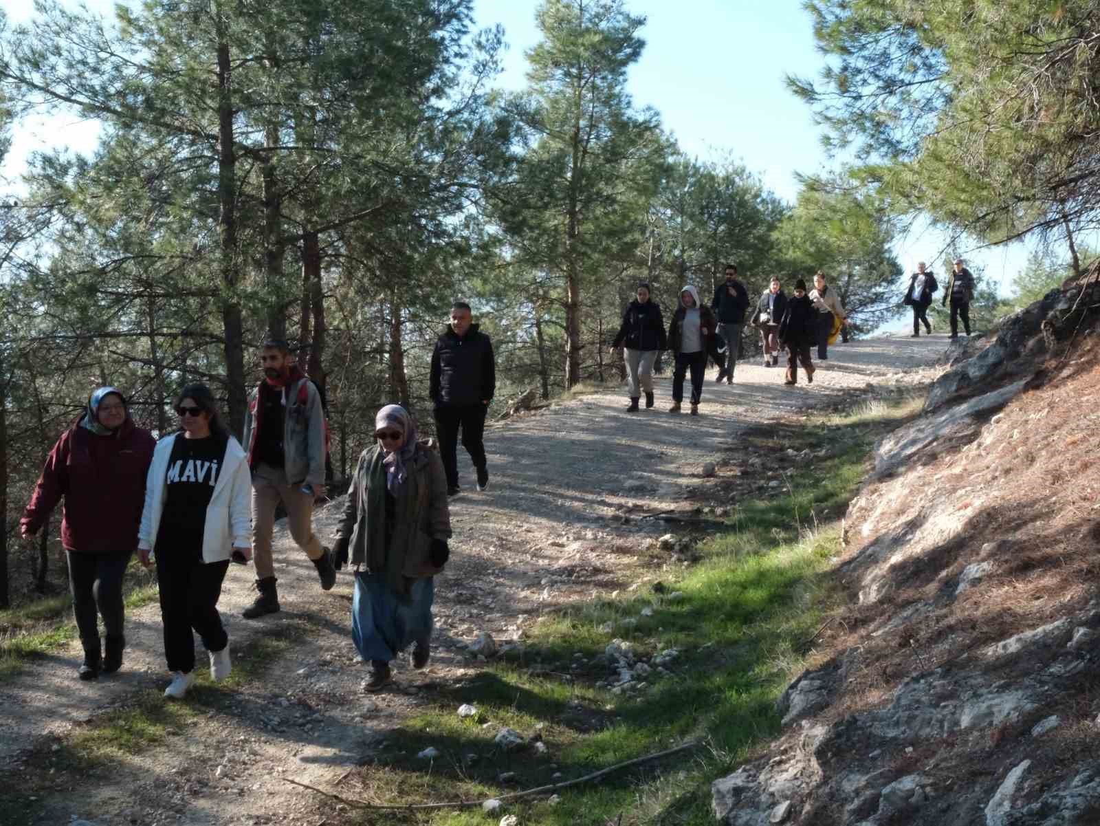 Buharkentliler Doga Ve Tarih Icin Yurudu B3844B8F40476646A1C06A62F6C13Df7