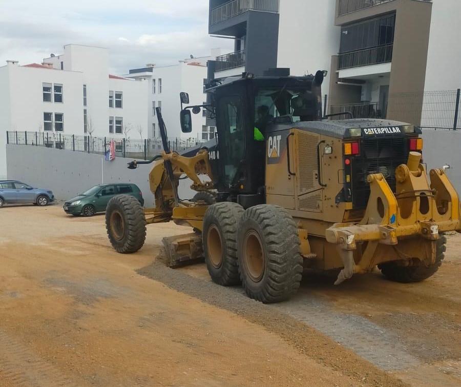 Buyuksehir Belediyesi Kusadasinin Yollarini Yenilemeyi Surduruyor 9731B973F3Fa05B14Ebe2358657277B0