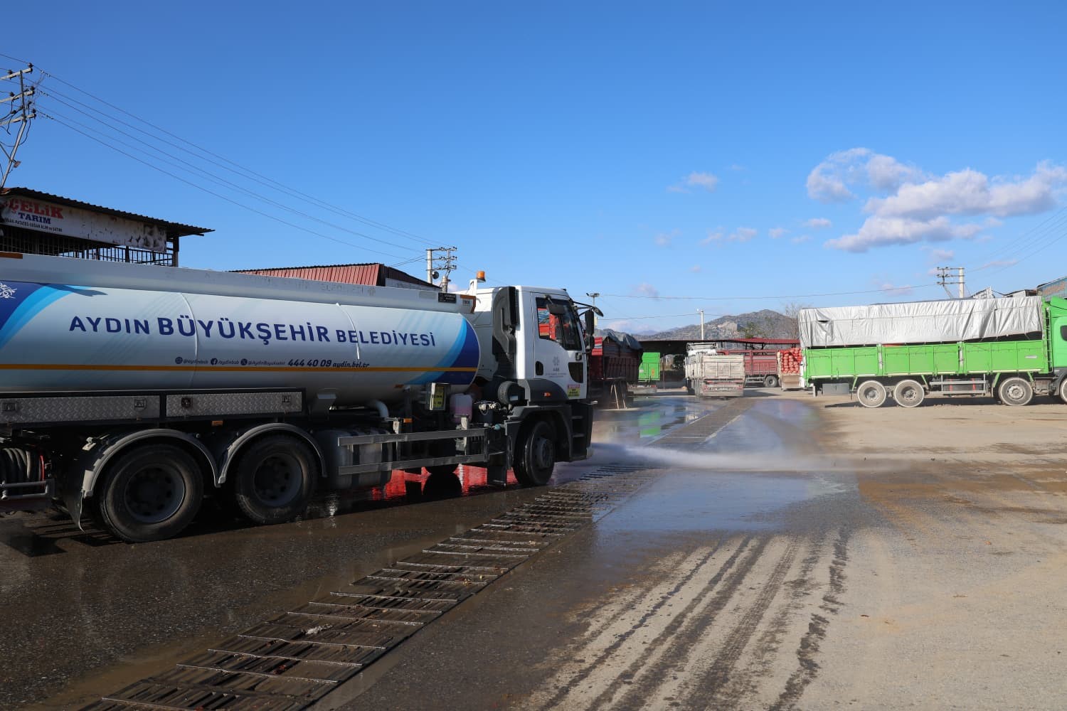 Buyuksehir Ekipleri Acarlar Halini Temizledi 6Df4Aab9A5Ac07Db551Ac5Bb6952A901