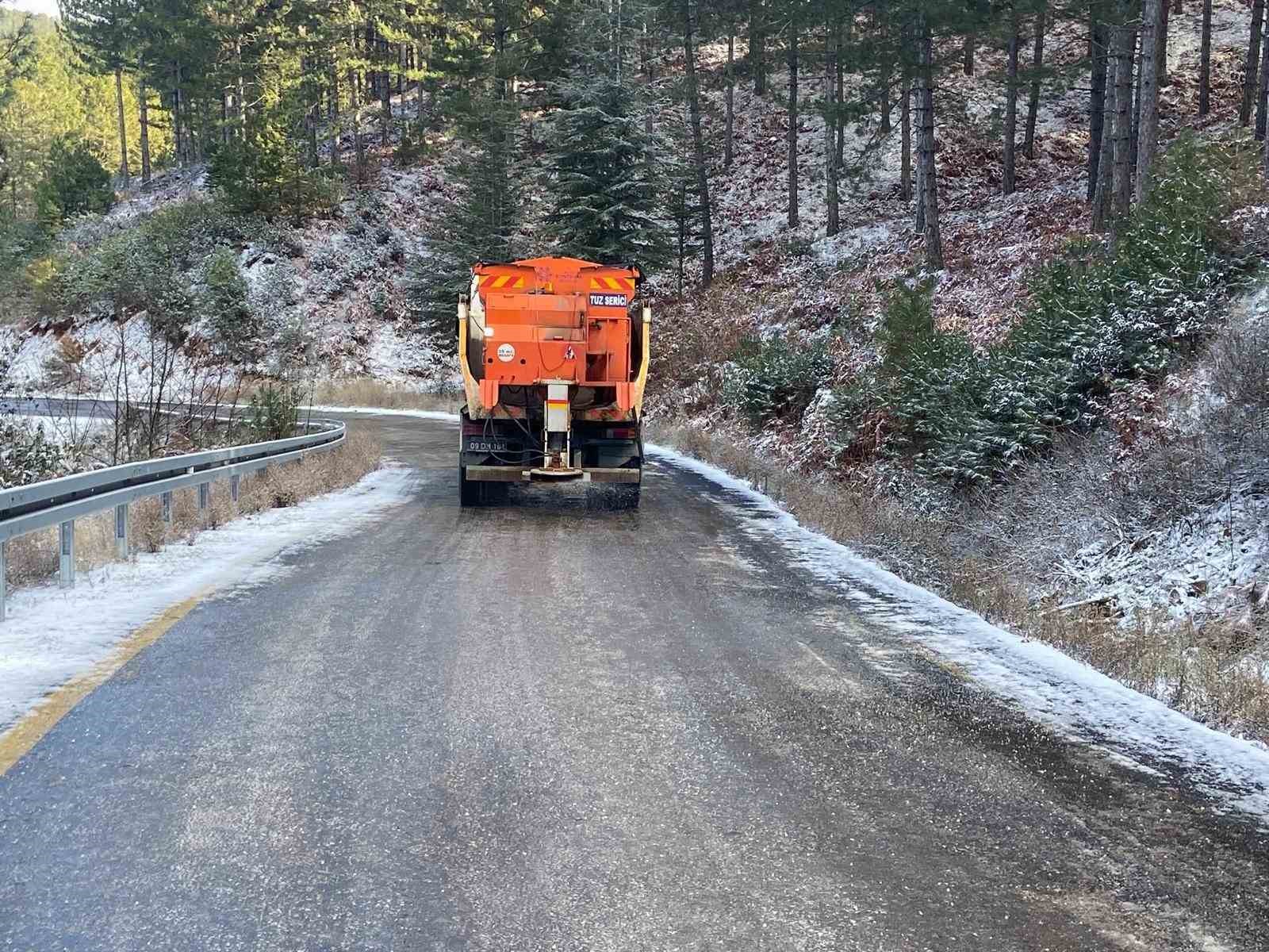 Buyuksehirin Karla Mucadelesi Basladi 43C5C7B1B872D3549835D30A0995556A