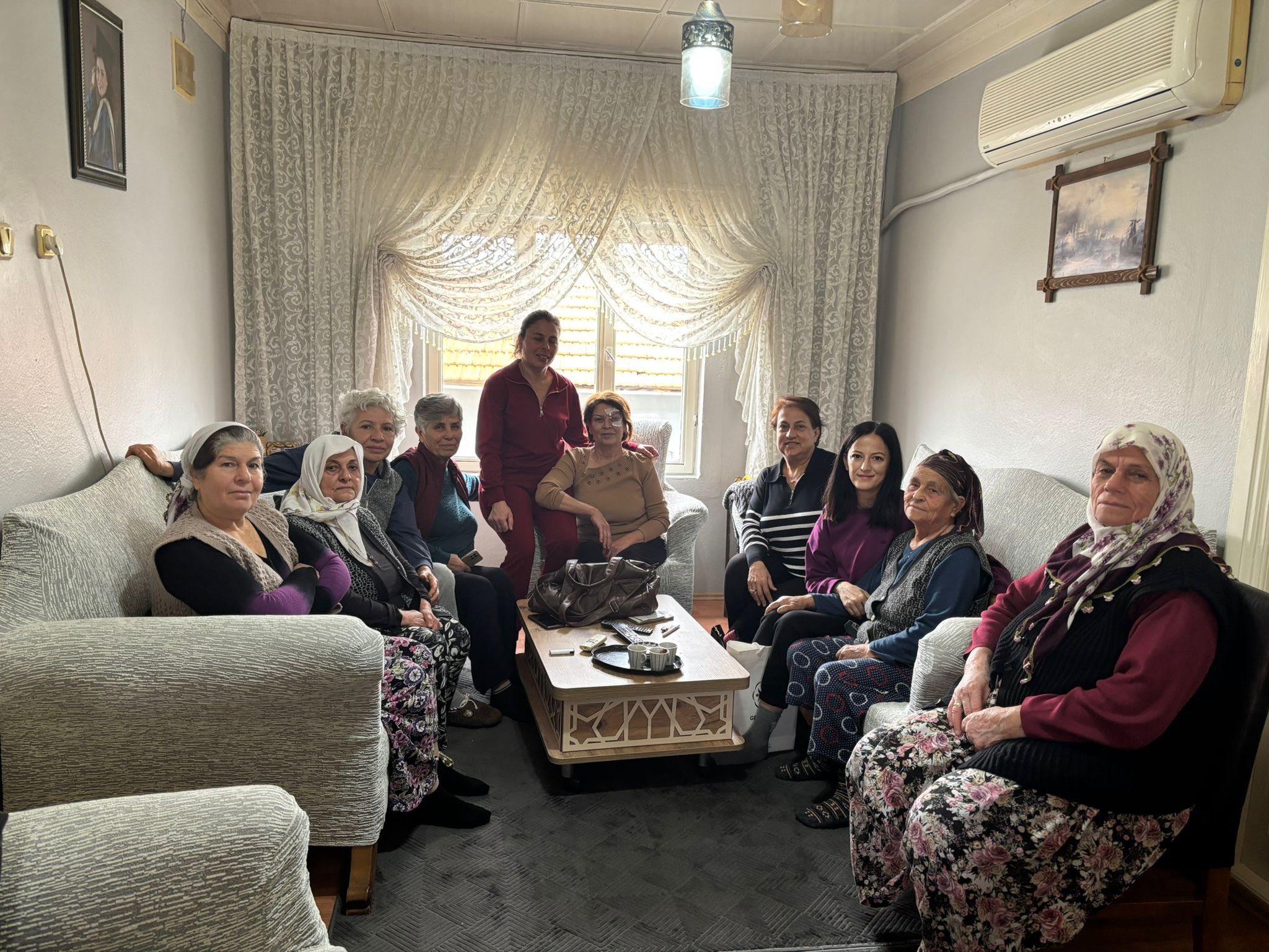 Chp Germencik Kadin Kollari Sahada Vatandasin Yanindayiz 623841 Ee5411Eba755D9D001B2Ad4511991A1B