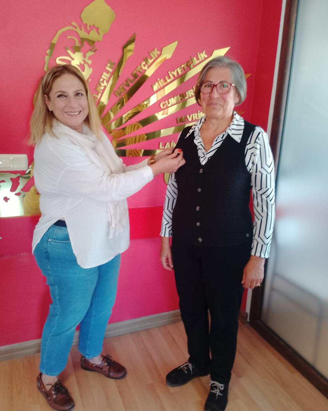 Didim Chpde Yeni Uyelere Rozet Takildi 620152 52791A36A207Dbb73Bf1D0C00E78E271