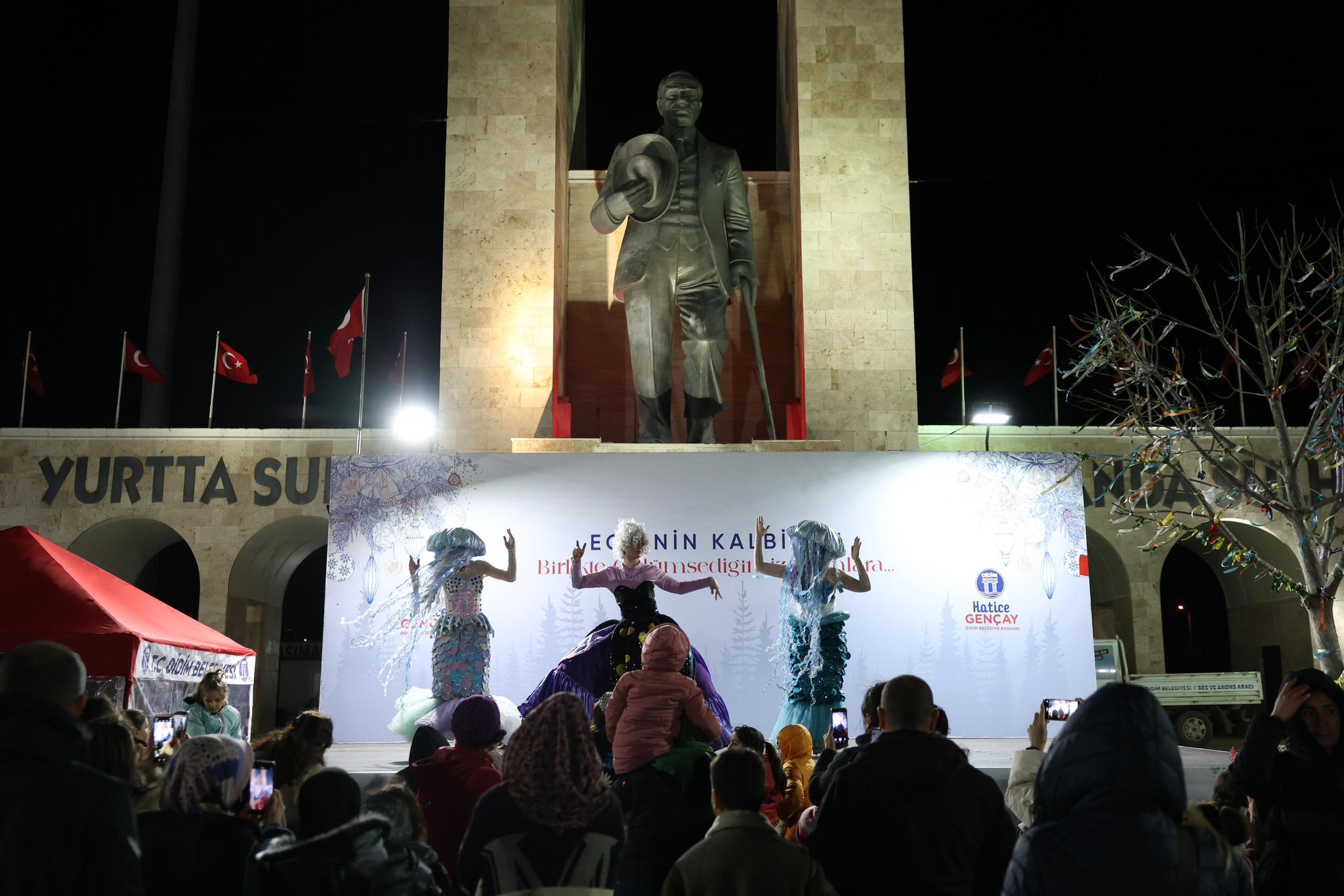 Didimde Yeni Yil Coskusu Suruyor 625610 6B9Ea597654963Bb28F8381B327Fe59A