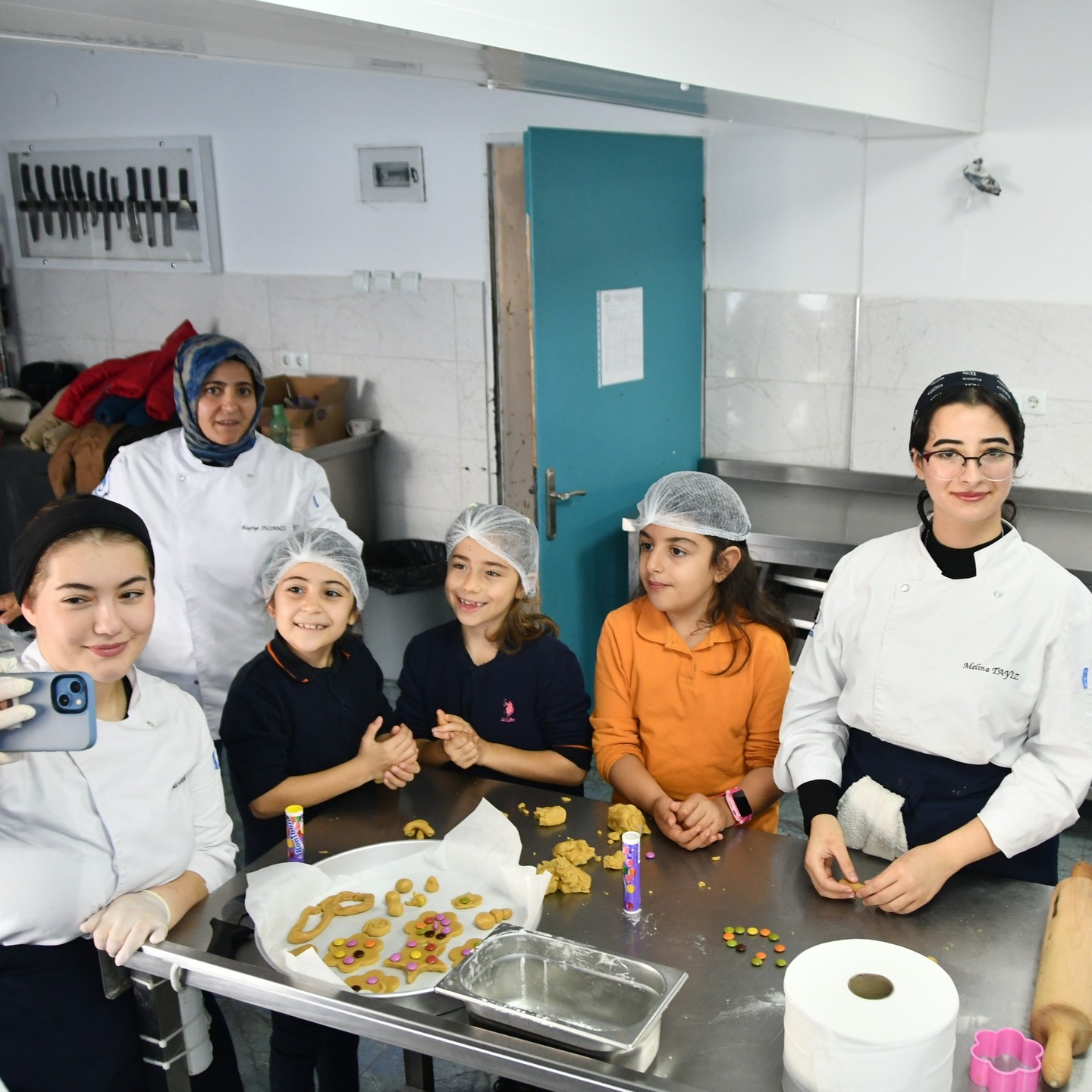 Didimli Minikler Adunun Mutfagina Konuk Oldu 624264 310C2Af5C15F049441738A87Dce93D05