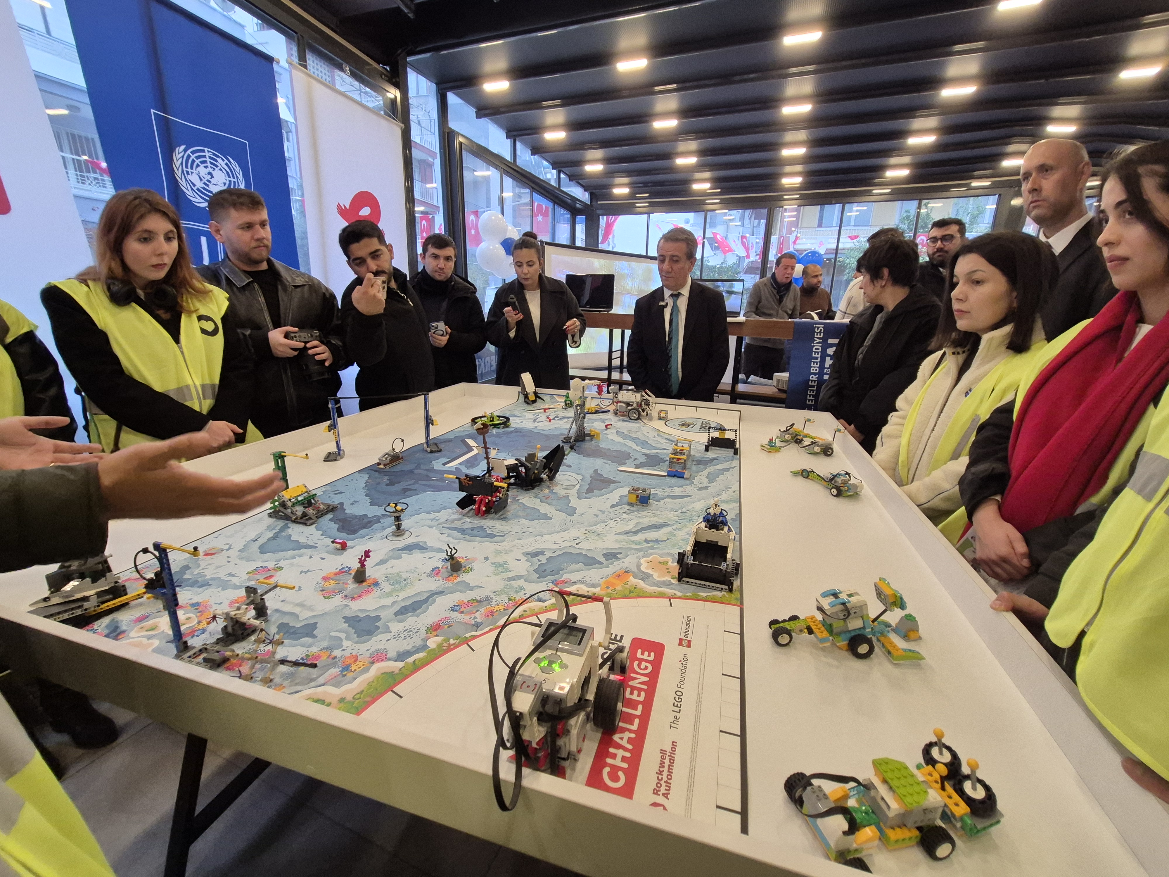 Efeler Belediyesi Dijital Gelisim Merkezi Acildi 624950 466Af9Ed39300Bf731Df5Ec0090D6893