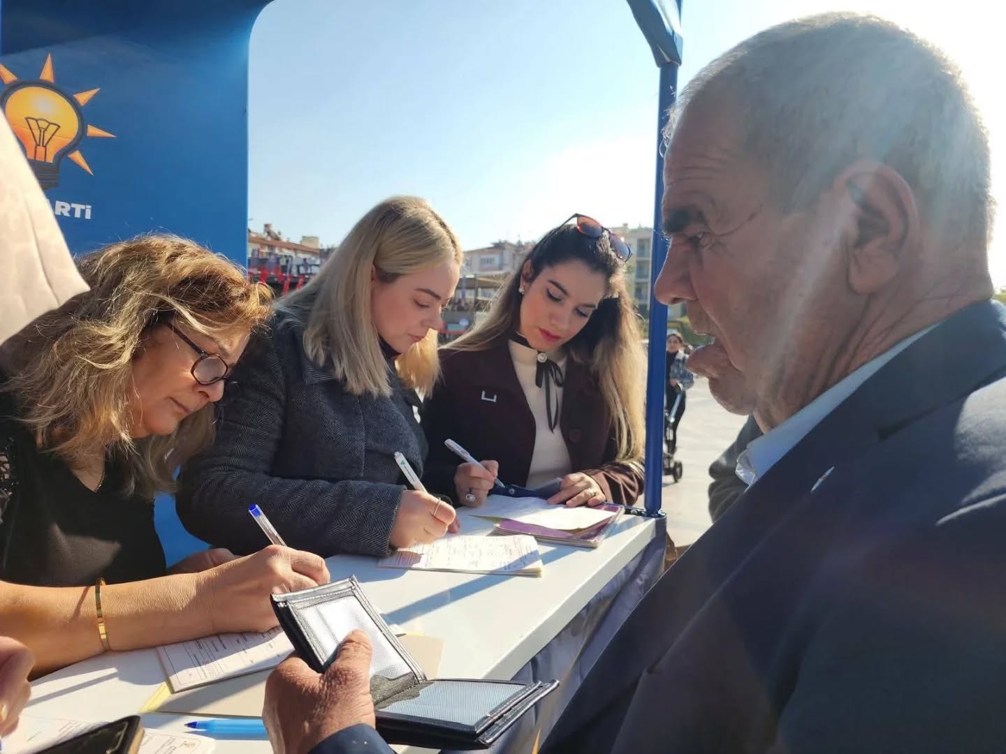 Efelerde Ak Partiden Uye Seferberligi Hedefin Yuzde 75I Simdiden Asildi 620618 89D8A80567917635A8C2083E2E6Cd4F4