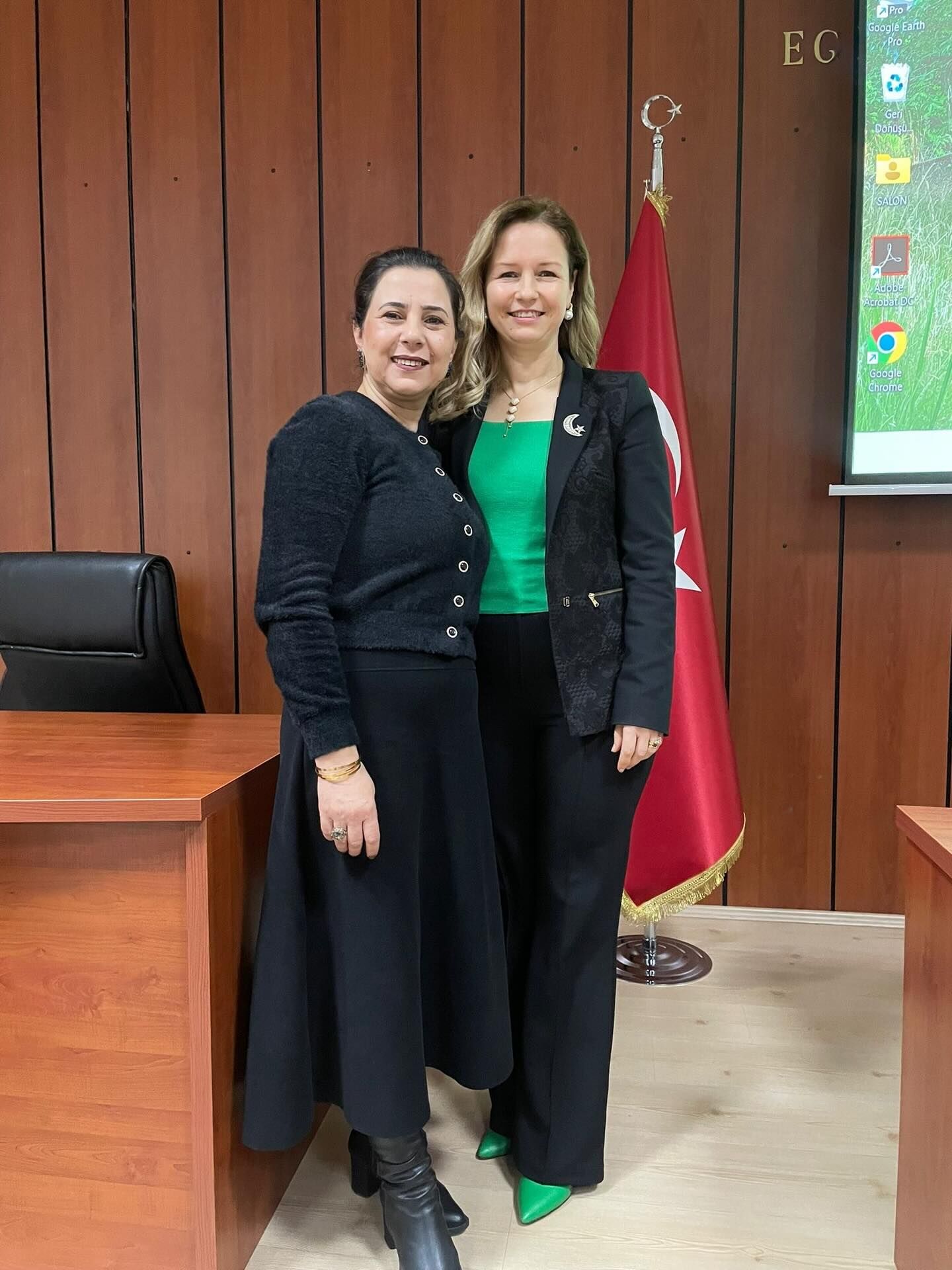 Efelerde Kadin Muhtarlara Onemli Gorev 622343 04E7E8636Aa798C32560F1A6Bf840F40