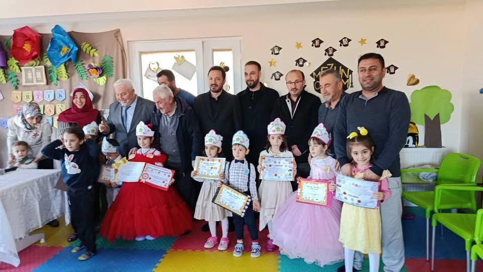 Efelerde Kurana Gecen Minik Ogrenciye Anlamli Kutlama 2E87D139A4167D5Bf0F2F1378B2128Cf