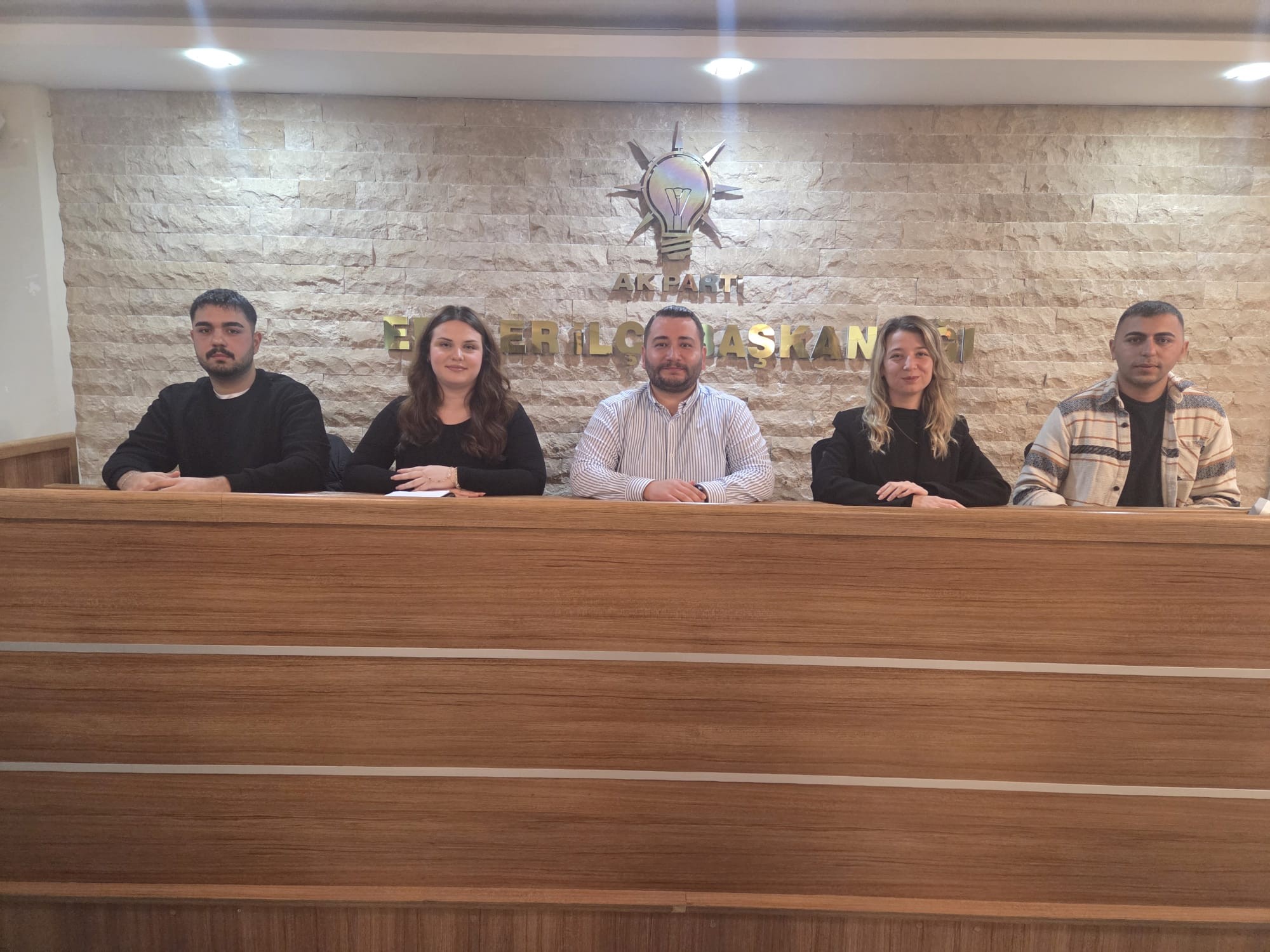 Efelerin Ak Gencleri Zirvede Yer Aldi 619895 377B8786713C7B21A6Ecc7Ecc1E568B7