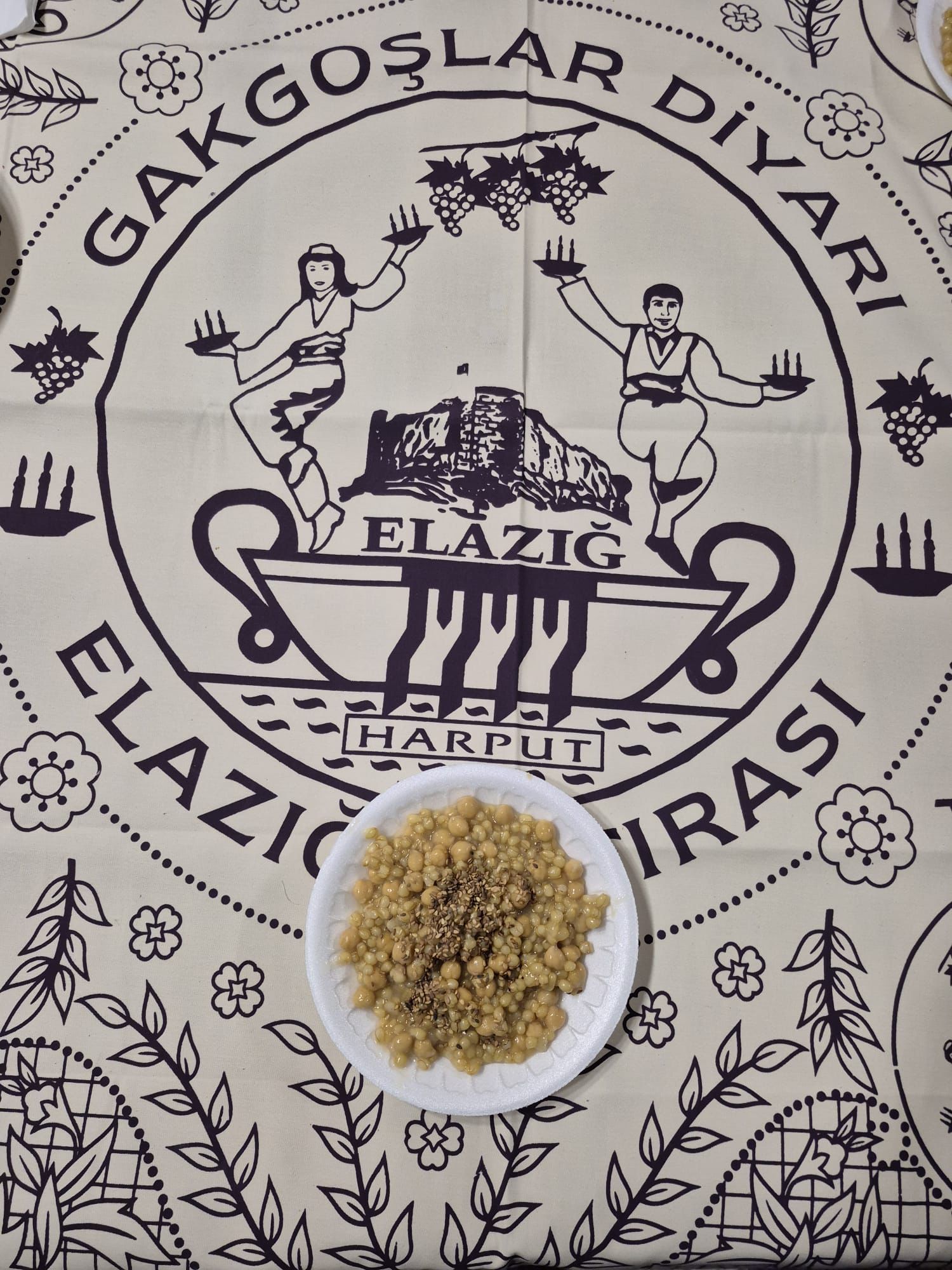 Elazig Gelenegi Aydinda Yasatildi Kursubasinda Hedik Sofrasi Kuruldu 624153 3776F64078B637C50Fd8F46B5B67B122