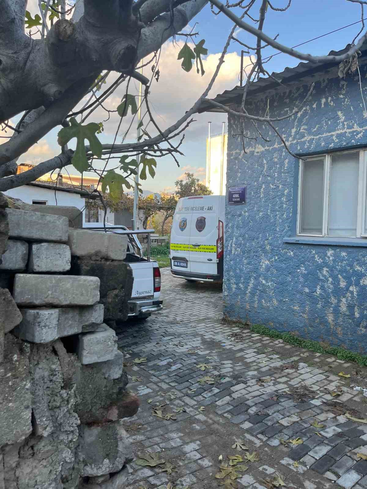 Evin Bahcesinde Olu Halde Bulundu Ebe9689D7134D5B407B7Fb79E2Af74Fc