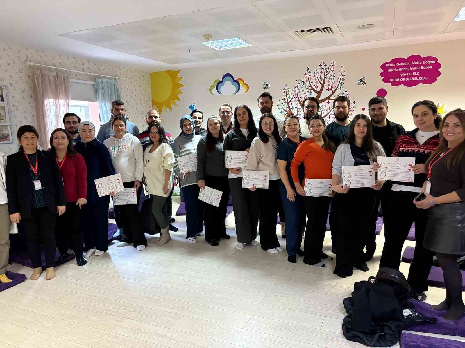 Gebe Okulunu Tamamlayan Anne Adaylarina Katilim Belgesi 50Bb0083174595Fe8E2091D3F0Ebc755