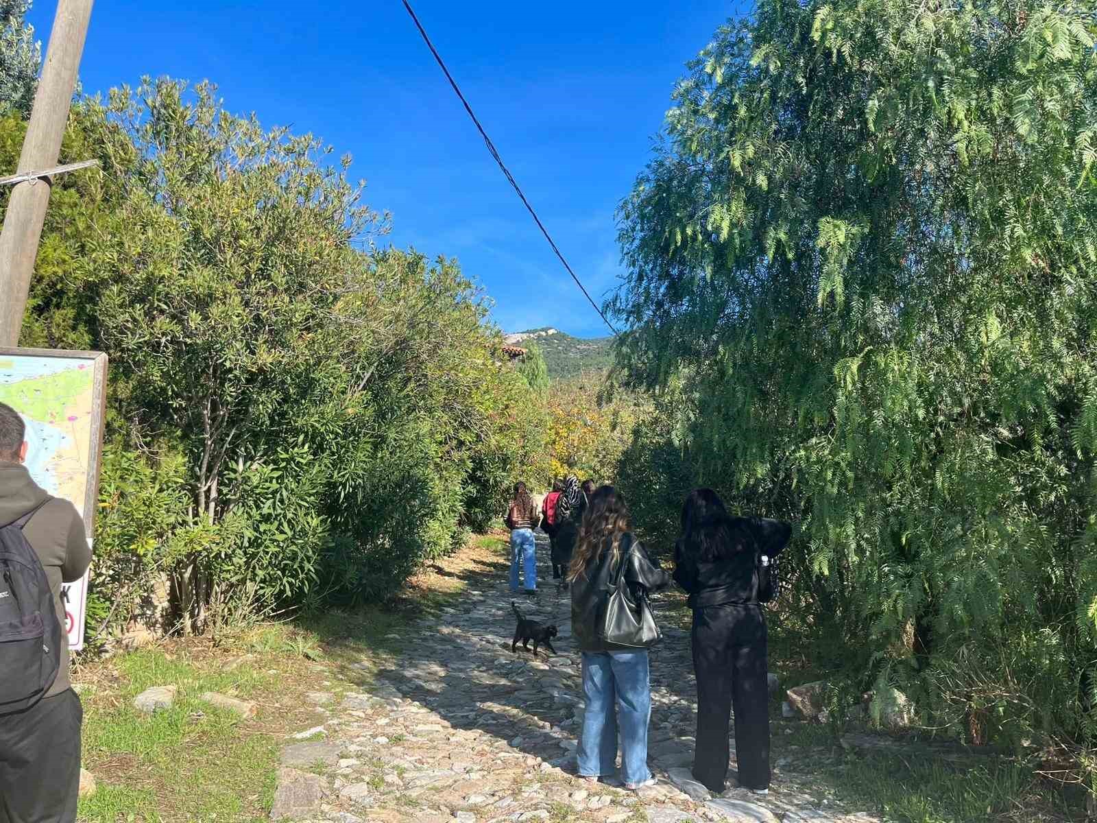 Gencler Sokede Tarih Ve Dogayla Bulustu A1D1C2Fca1940A97E98C126410Cab5Eb