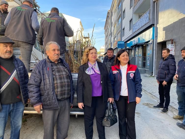 Germencikli Ureticilere 4 Bin Fidan Dagitildi 622686 4Aafa4Ecb5Efb7Ea5Aac48C3F8F754Db