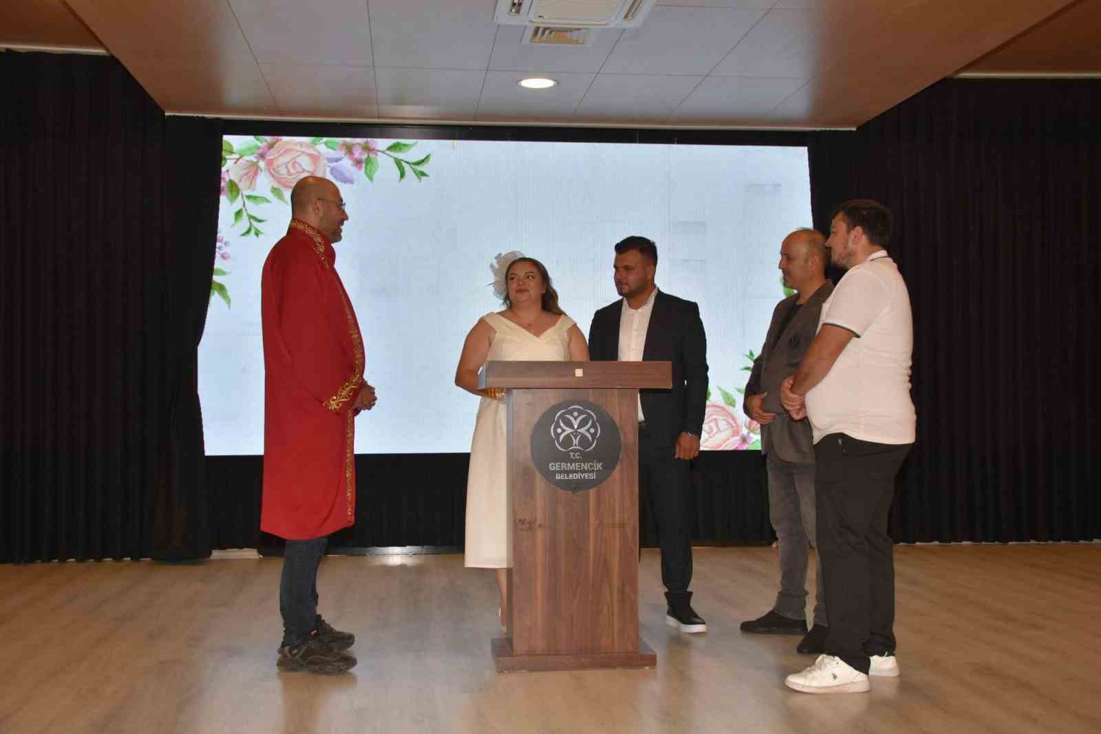 Germencikte Bir Yilda 310 Cift Mutluluga Evet Dedi 7630A8B5E18Ff3Ac61E8B13915F57158