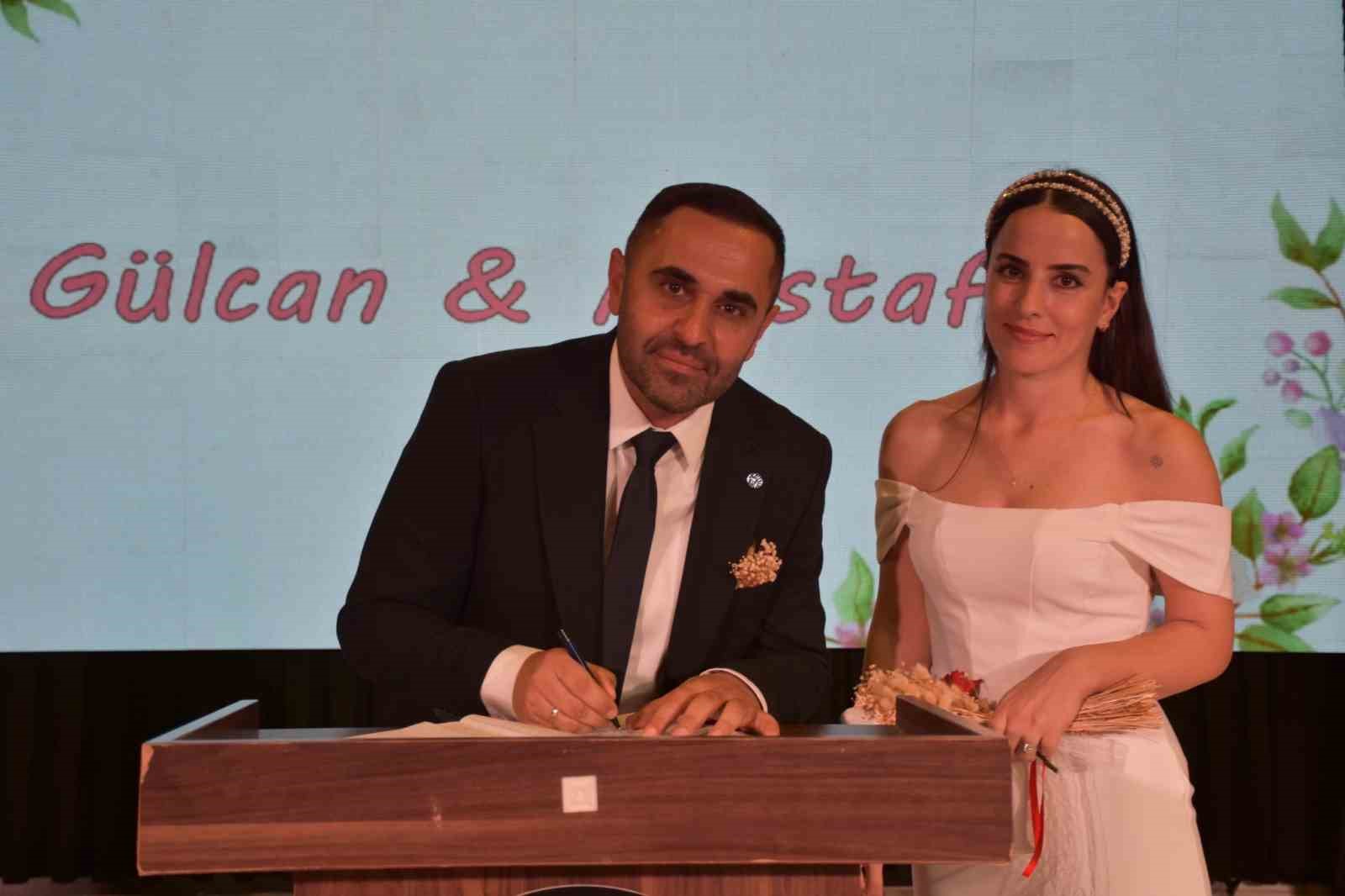 Germencikte Bir Yilda 310 Cift Mutluluga Evet Dedi 8C6Aace541B55057B1Eaa5B30D84209B