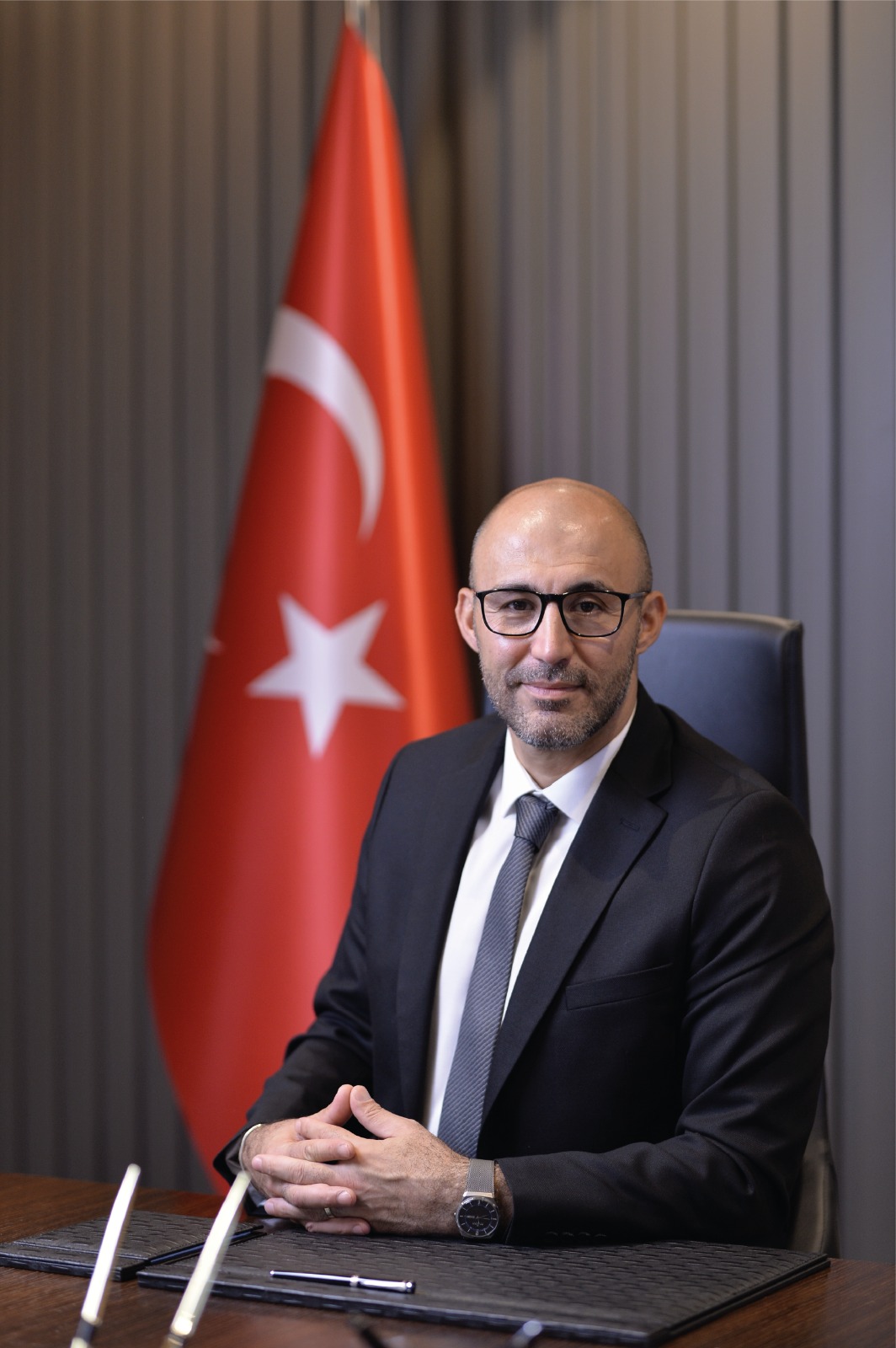 Germencikte Cop Konteyniri Cayir Cayir Yandi 620601 403D0F595539E294B2C66244068C3993