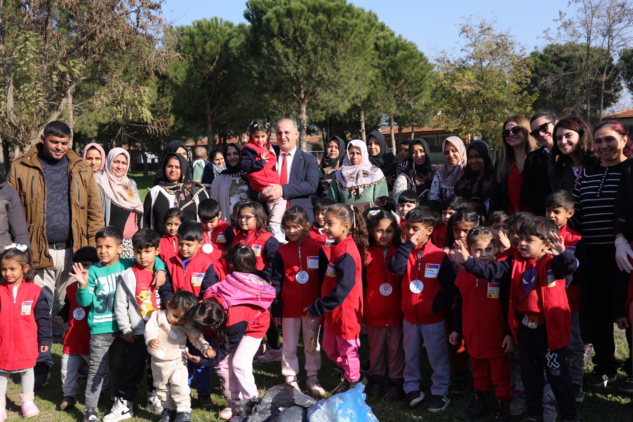 Incirliova Acarlar Anaokulunun Minikleri Buyuklere Ornek Oldu 622134 7E16C779D83882Fac54D9C049F1216A2