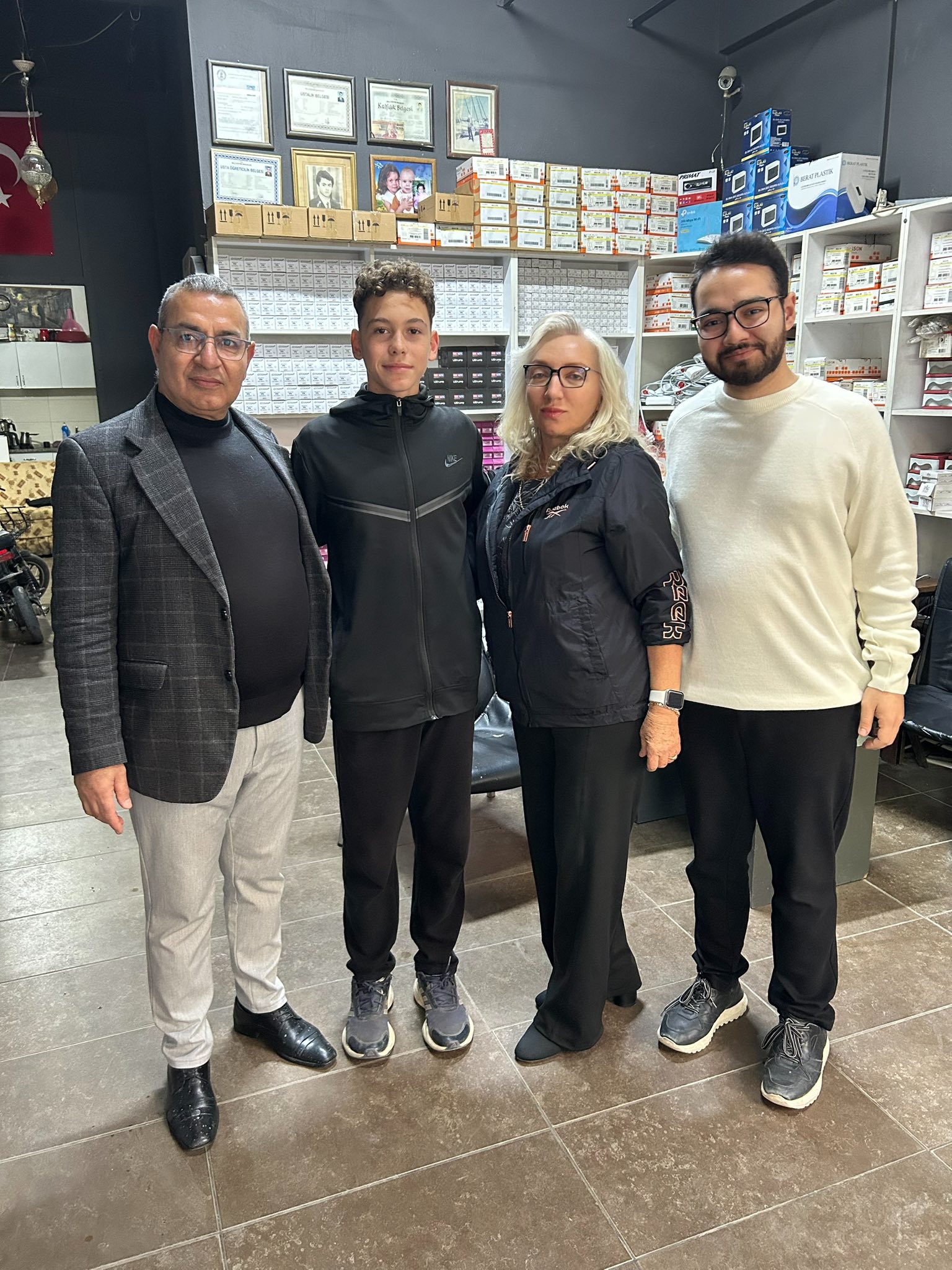 Iyi Partili Baltacidan Milli Futbolcu Topcuya Tebrik Ziyareti 620902 0C08C0E229357A3E365C8B0Aad318D94