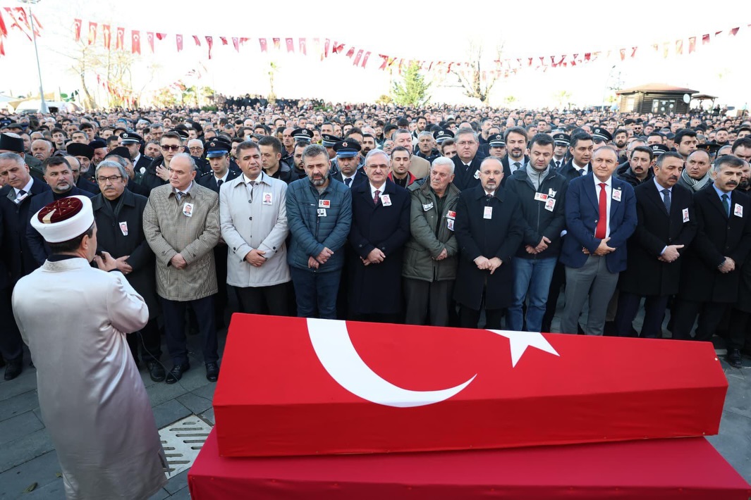 Iyi Partili Karakas Sehit Turgut Kulunkun Cenaze Torenine Katildi 626302 0Ce94B5E7991395F8Ddc1541Ee1783C9