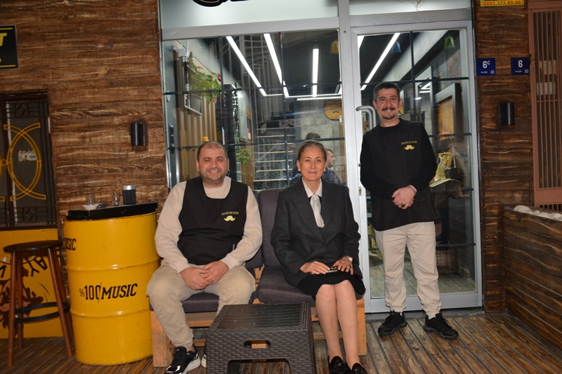 Kaymakam Kan Sahada Uzun Carsi Esnafiyla Bulusti 619740 5D44B7788Ab7A5A9Ceaffb7F5A851Cc0