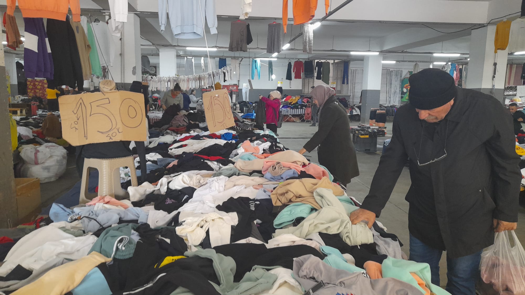 Kent Dostu Semt Pazarinda Yeni Yil Hareketliligi Basladi 624562 Febf8D9779651F85Bfc7Ce27418C2993