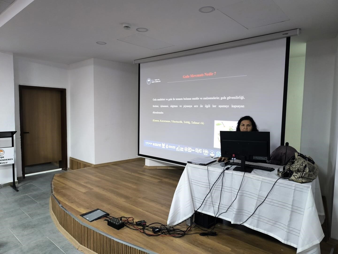 Koskte Kantin Calisanlarina Hijyen Egitimi E7909Ce0E1B339A99Db8Aedfcdbee18C