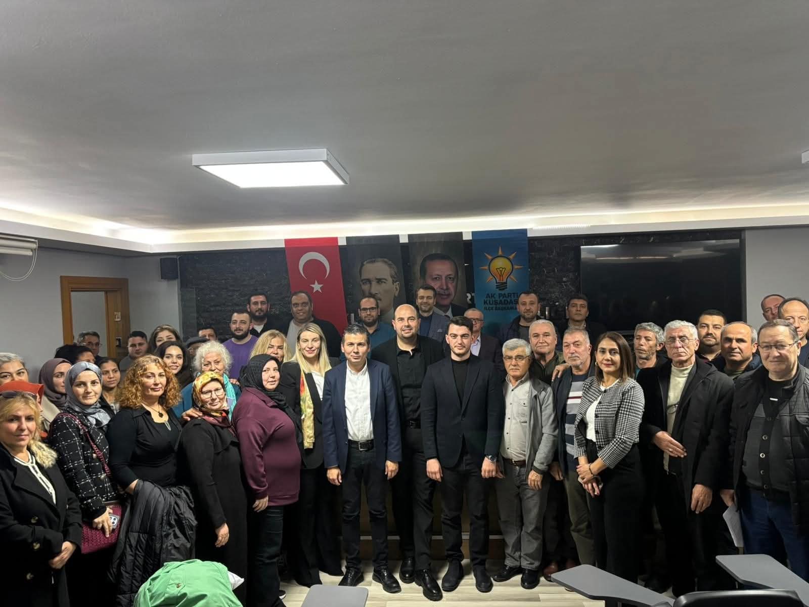 Kusadasi Ak Parti Danisma Meclis Toplantisinda Bulustu 626084 De6D2Ab339C3D35C519B9Ccfc0C690A0