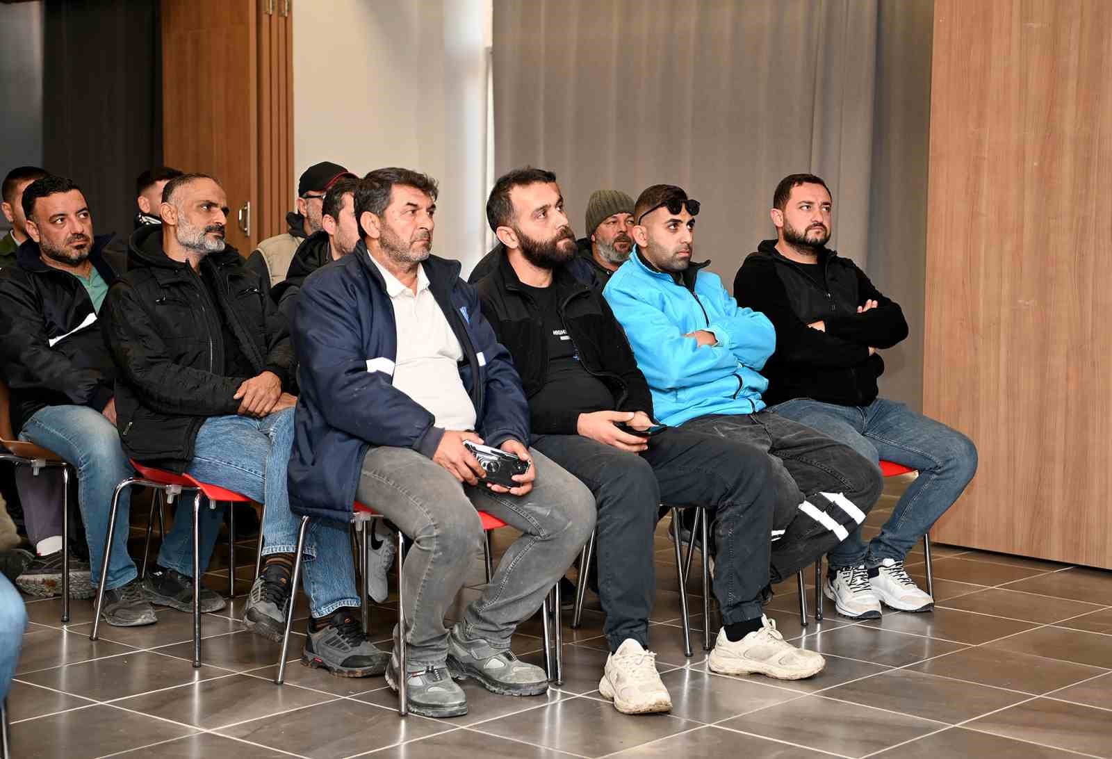 Kusadasi Belediyesi Temizlik Isleri Mudurlugu Personeline Guvenli Surus Egitimi Verildi 141Cc7Be5Af030C37F0Ecfe3394A85B7