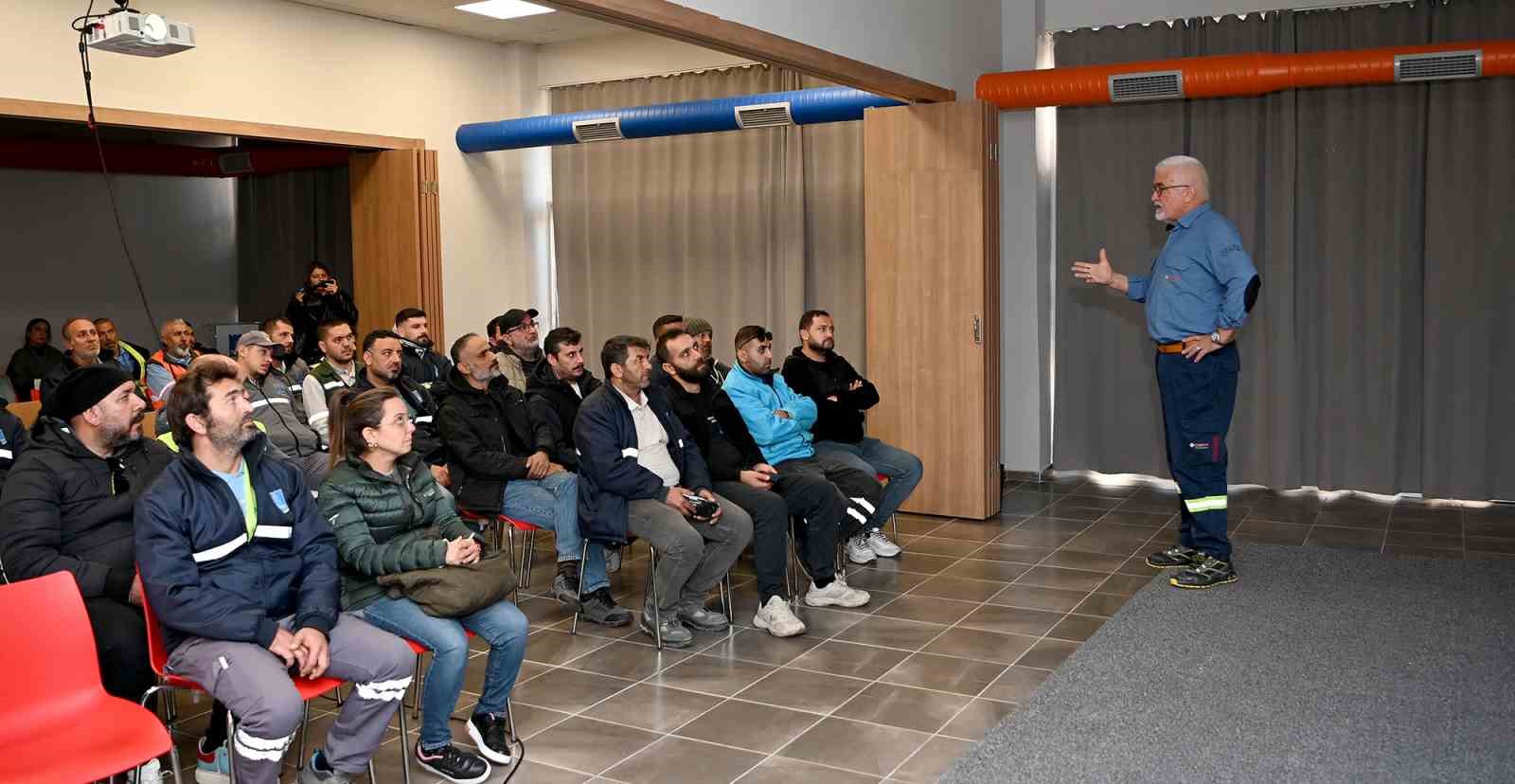 Kusadasi Belediyesi Temizlik Isleri Mudurlugu Personeline Guvenli Surus Egitimi Verildi 5B9B33B8F943806E78C2De8Aa7201D46