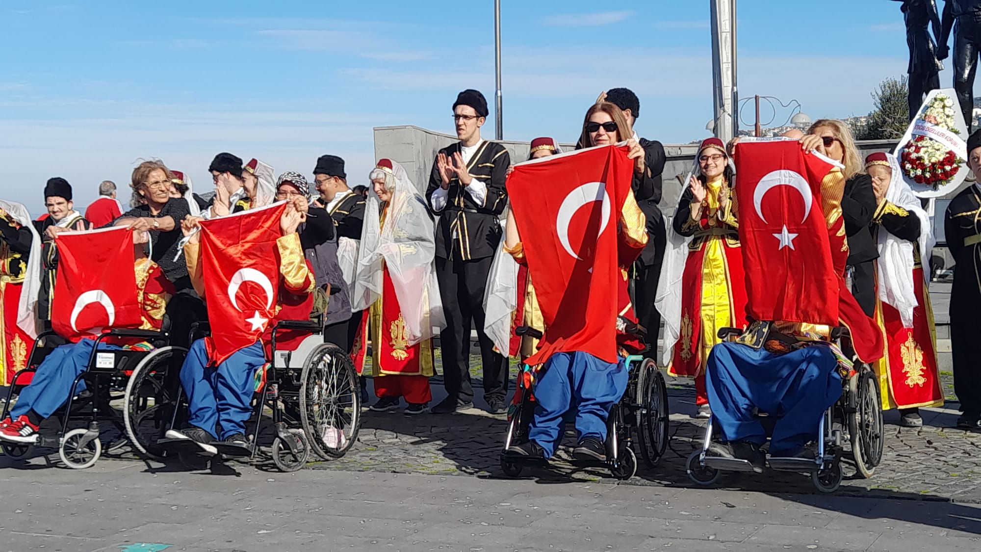 Kusadasi Dunya Engelliler Gununde Bulustu 618883 0115C5E8D696Ed064A963Ec1D461Ac6E