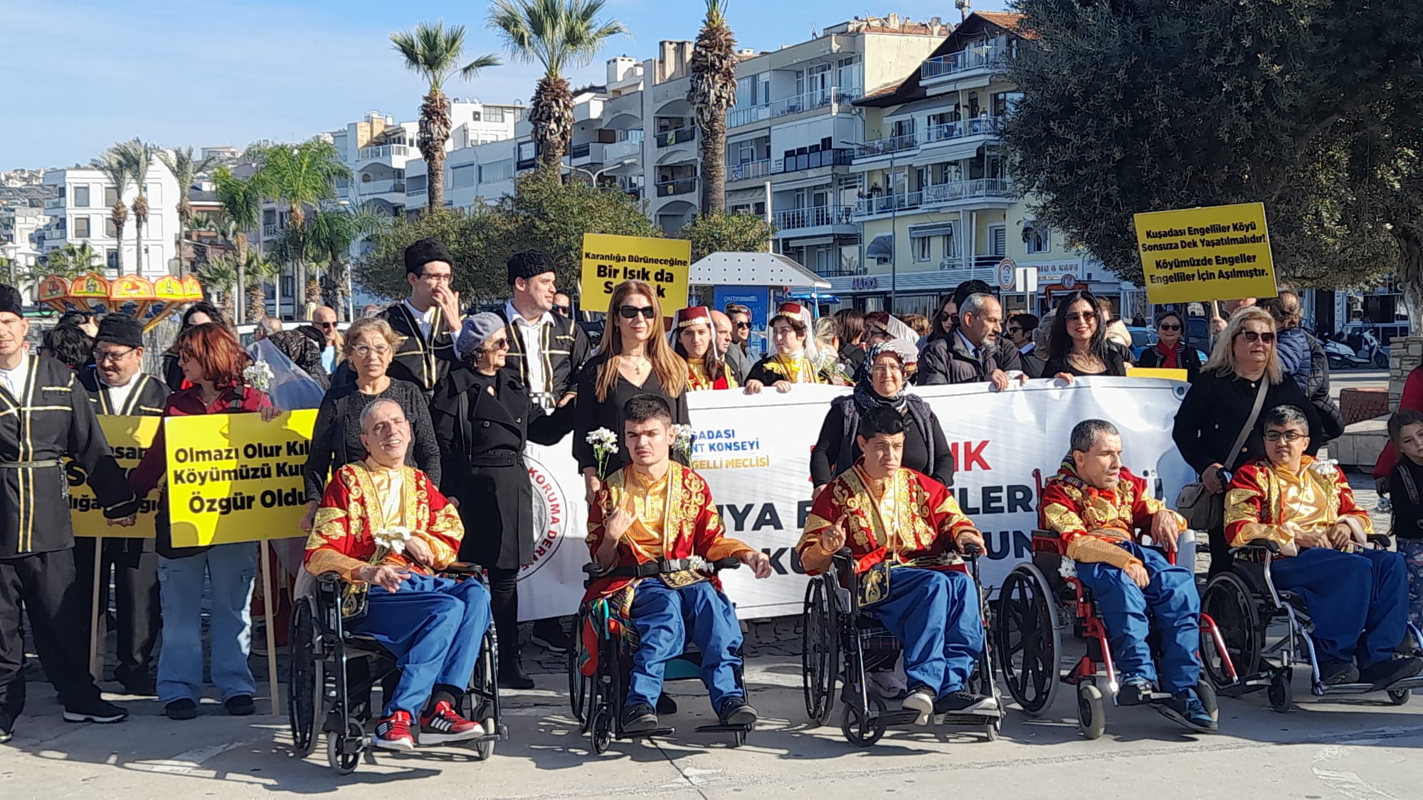 Kusadasi Dunya Engelliler Gununde Bulustu 618883 F9B0Be339D41B1250Dafa7828311A2A8