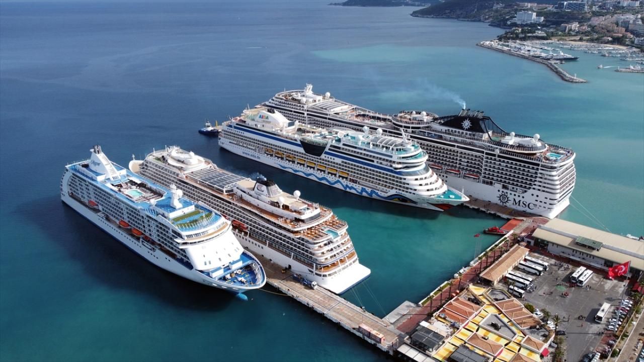 Kusadasi Kruvaziyer Turizminde Yine Rekor Kirdi 621029 3Ecacd6010B3F5C349Dbf186320A4Afa