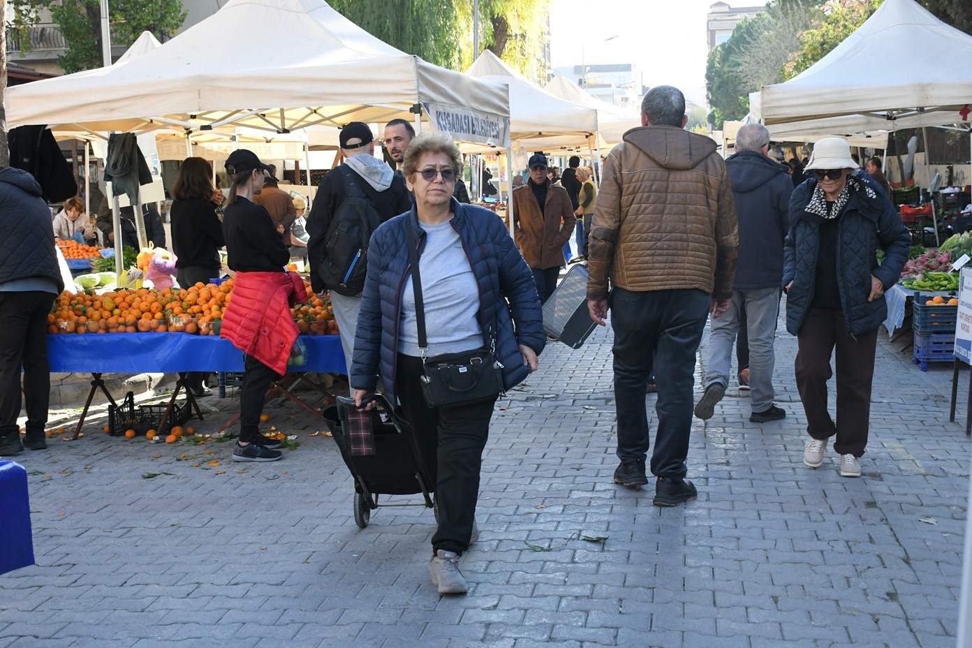 Kusadasinda Yerel Uretici Sergisinin Tezgahlari Kisa Ozgu Sebze Ve Meyvelerle Doldu 025E0Fed855051Eb3Caf66Cb135A4Fdb