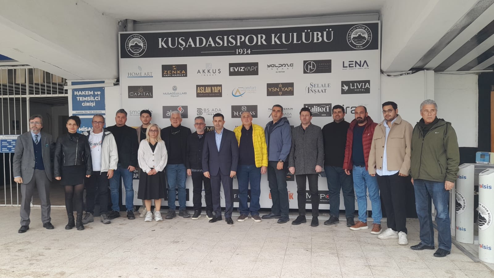 Kusadasisporda Baskan Toydemir Donemi Basladi 624031 10914B4F19D6A53117C3414B30F4126D