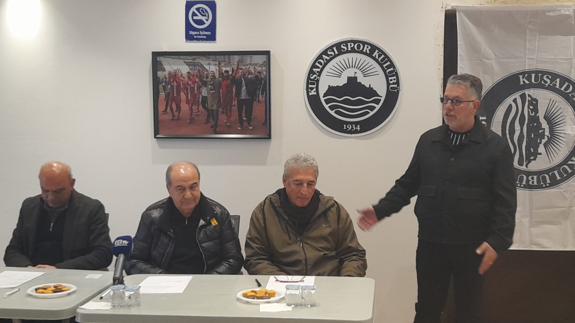 Kusadasisporda Baskan Toydemir Donemi Basladi 624031 5Cf2975Fe97D3Fa0B5Ebd30F254278E2