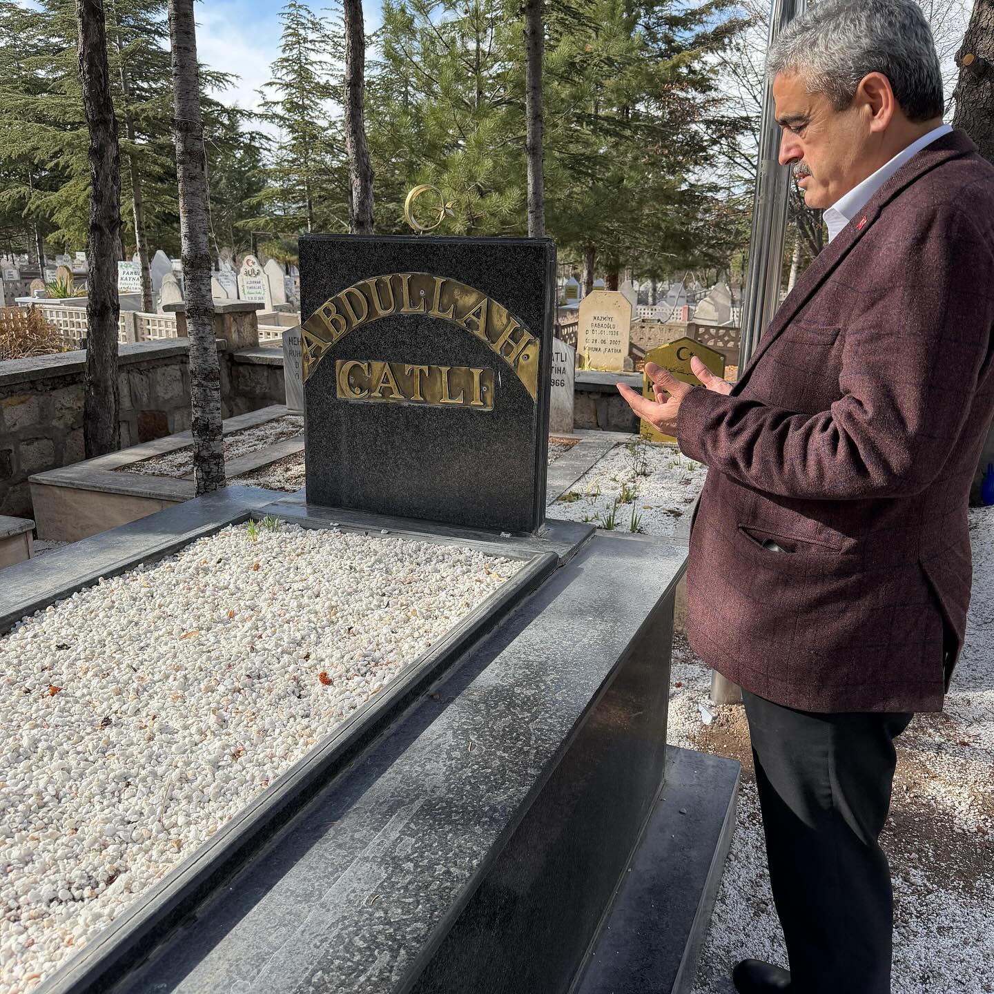 Mhpli Aliciktan Abdullah Catlinin Mezarina Ziyaret 619944 9Bc7A3Edafa46466B69F5Db8709971Be