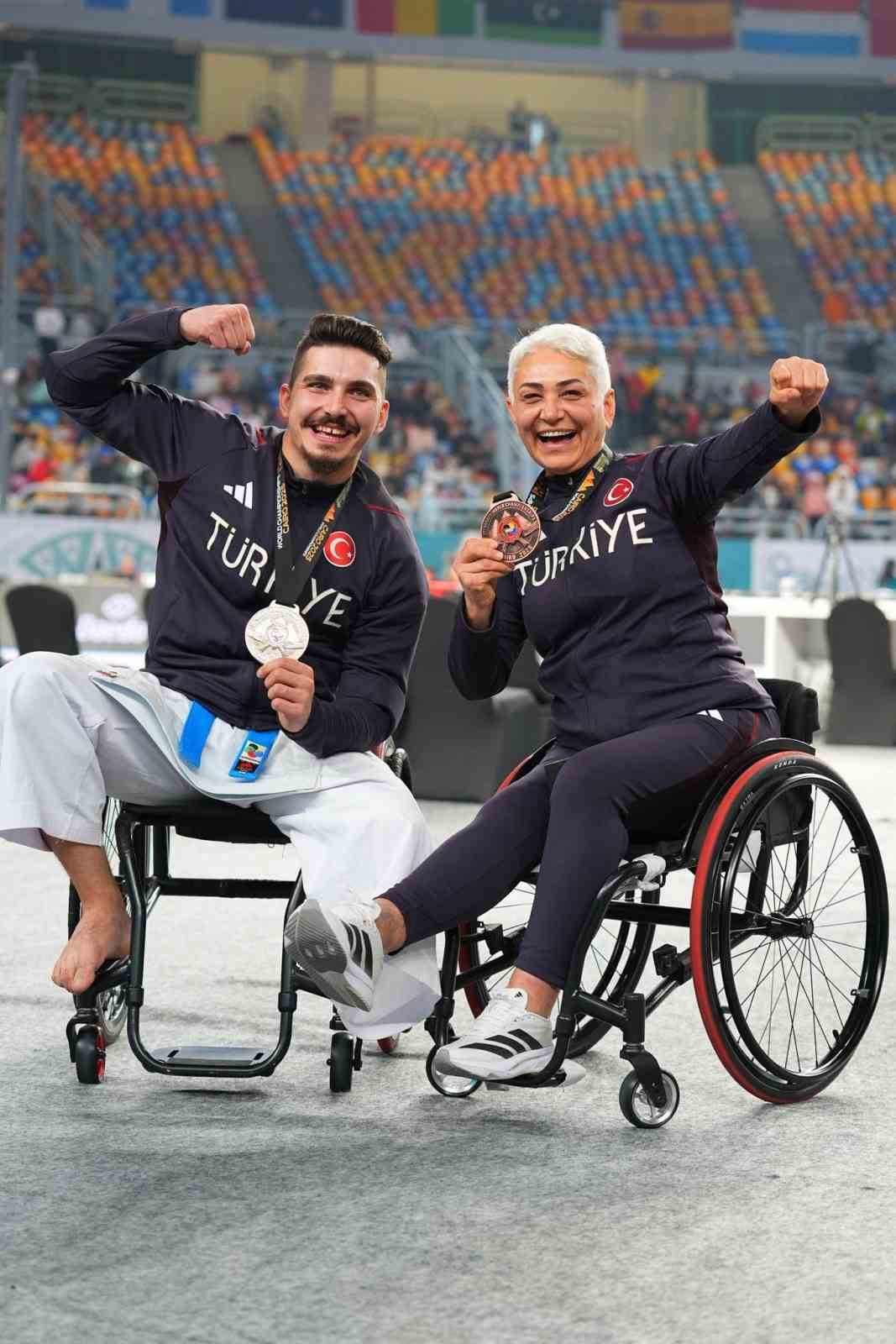 Mudur Yigmatepe Dunya Ikincisi Milli Sporcuyu Agirladi 51E61839Eafdbf516F2A300F0B4141D6