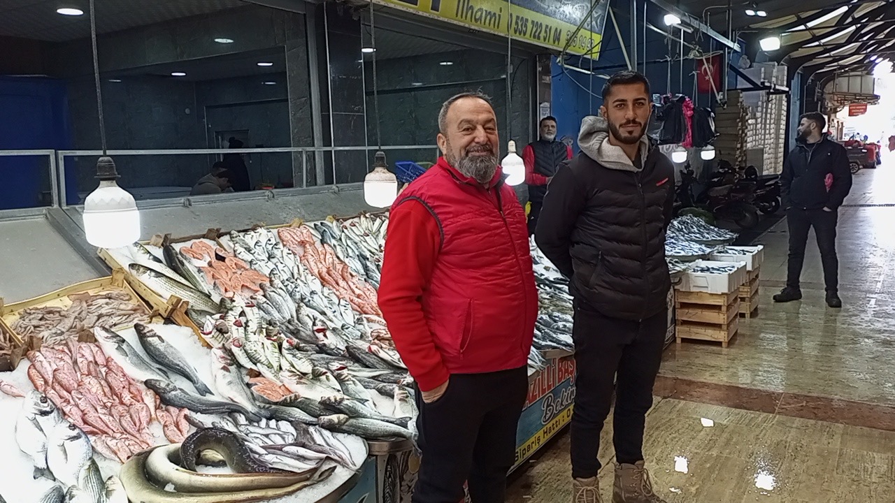 Nazilli Balik Pazarinda Yilbasi Hareketliligi Hamsiye Yogun Talep 623754 Af433Db998A4Ae1E0E6513A6E4F3Ff9F