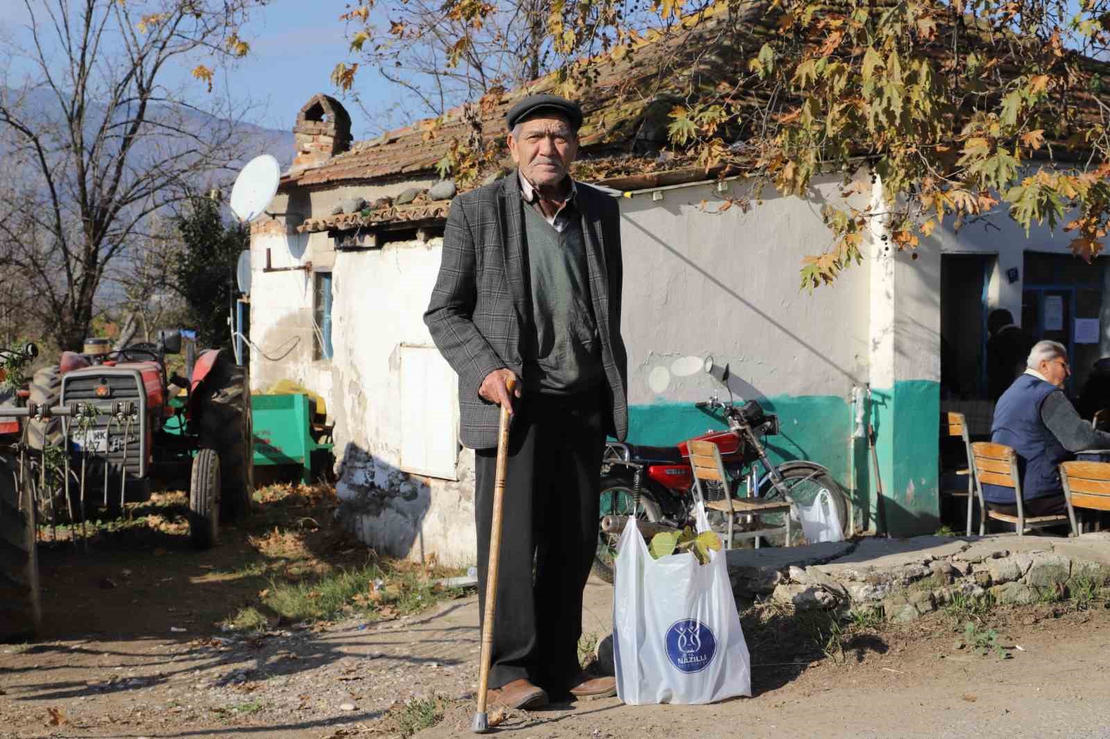 Nazilli Belediyesinin Dagittigi Binlerce Agac Fidani Kisa Surede Tukendi A5D335E80B6B5255Df2685C02B978C96