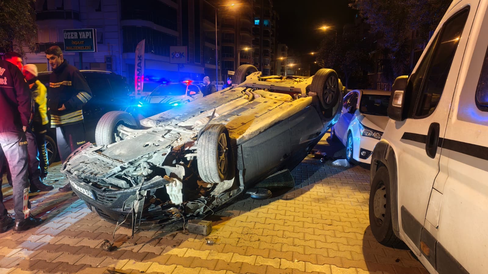 Nazillide Alkollu Surucu Ortaligi Savas Alanina Cevirdi Takla Atan Otomobil 4 Araca Zarar Verdi 625548 541Cf66Ebee64Af1F04B485D6764F59D