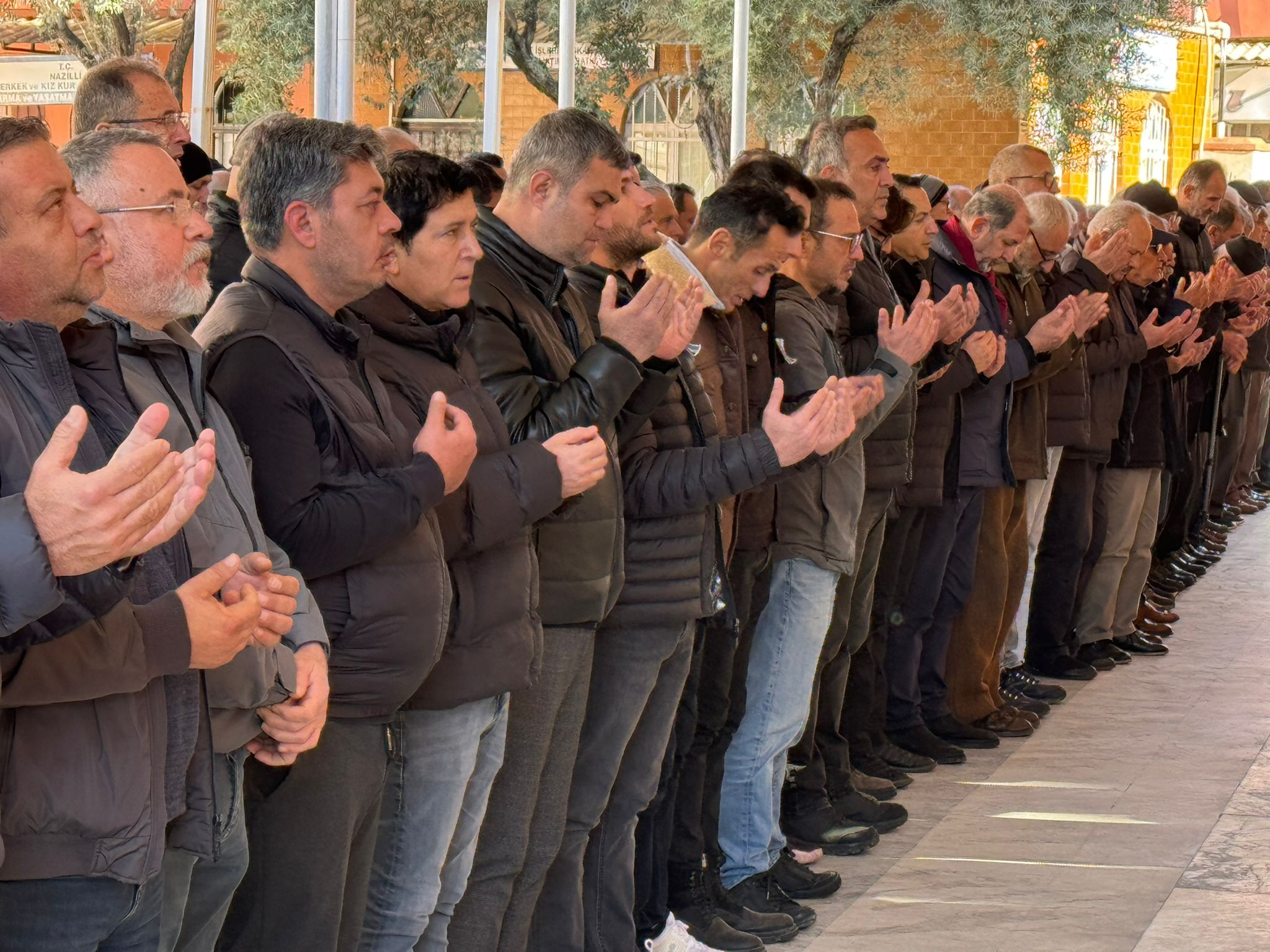 Nazillide Huzunlu Pazar Emekli Ogretmen Umit Mencik Sonsuzluga Ugurlandi 625631 631E0597908597A52A03C131D6A8C802