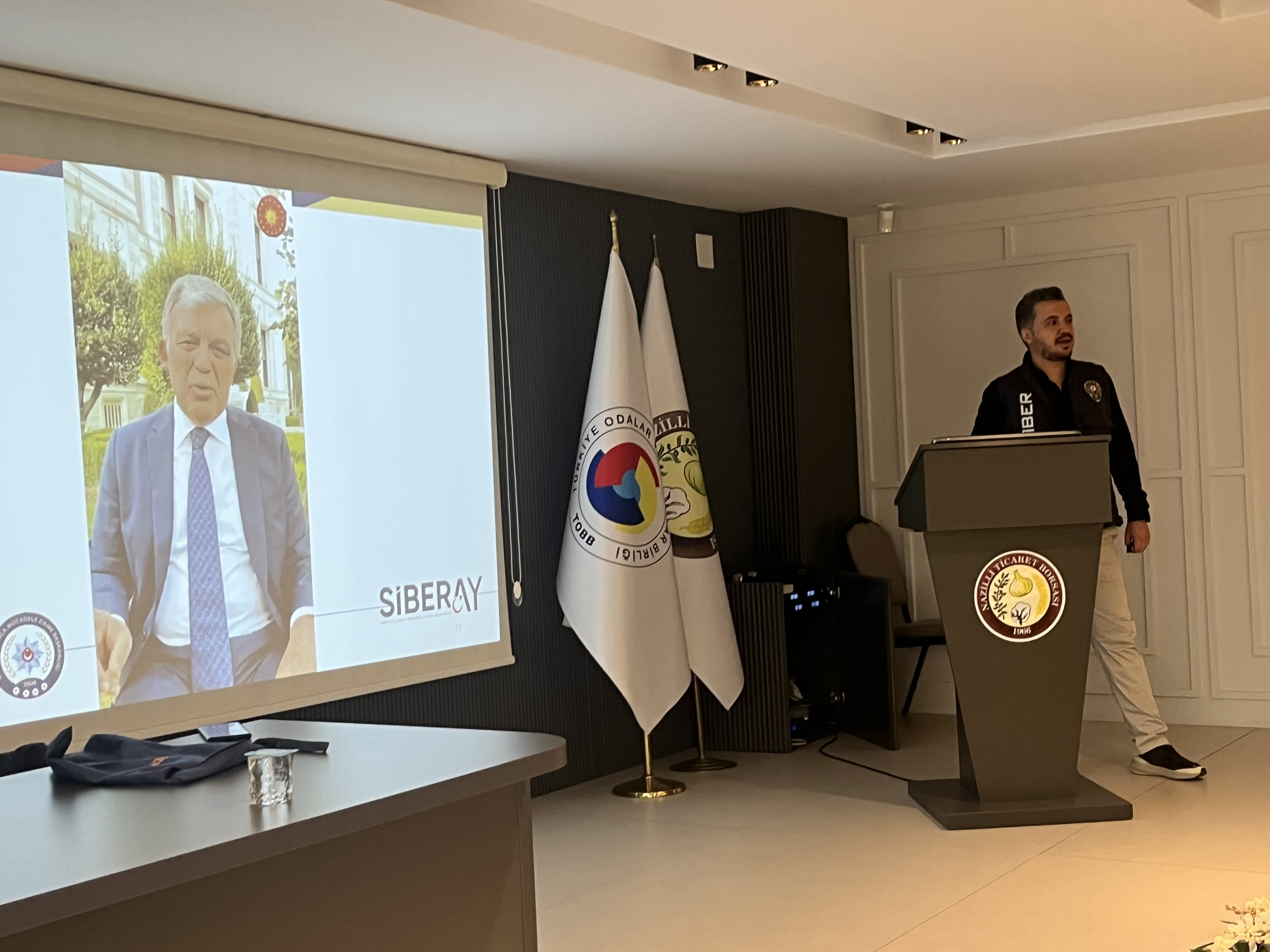 Nazillide Siber Dolandiriciliga Karsi Bilgilendirme Semineri 619272 7A5Ec4E5437014928F8A9D46A9Dae1B6